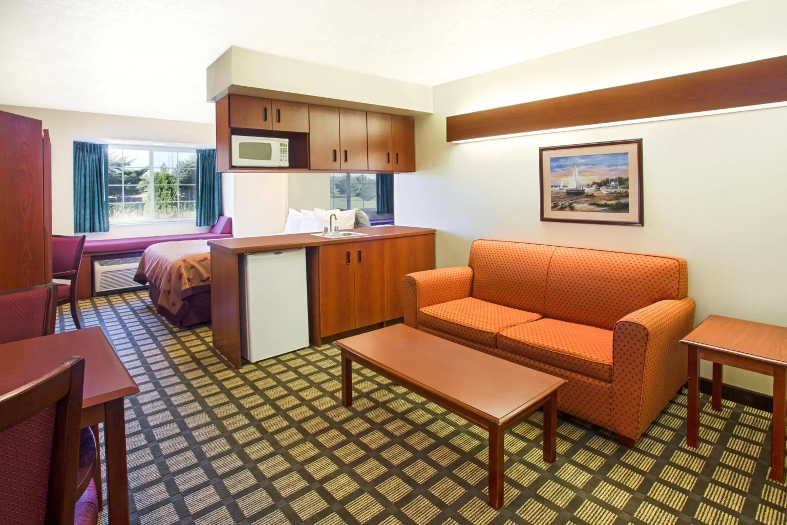 Photo of the whole room, Seating Area in Microtel Inn & Suites by Wyndham Holland