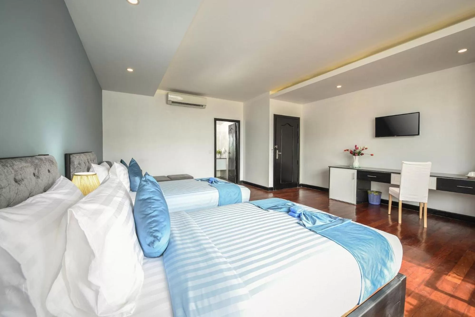 Bed in Flex Urban Family Villa Hotel