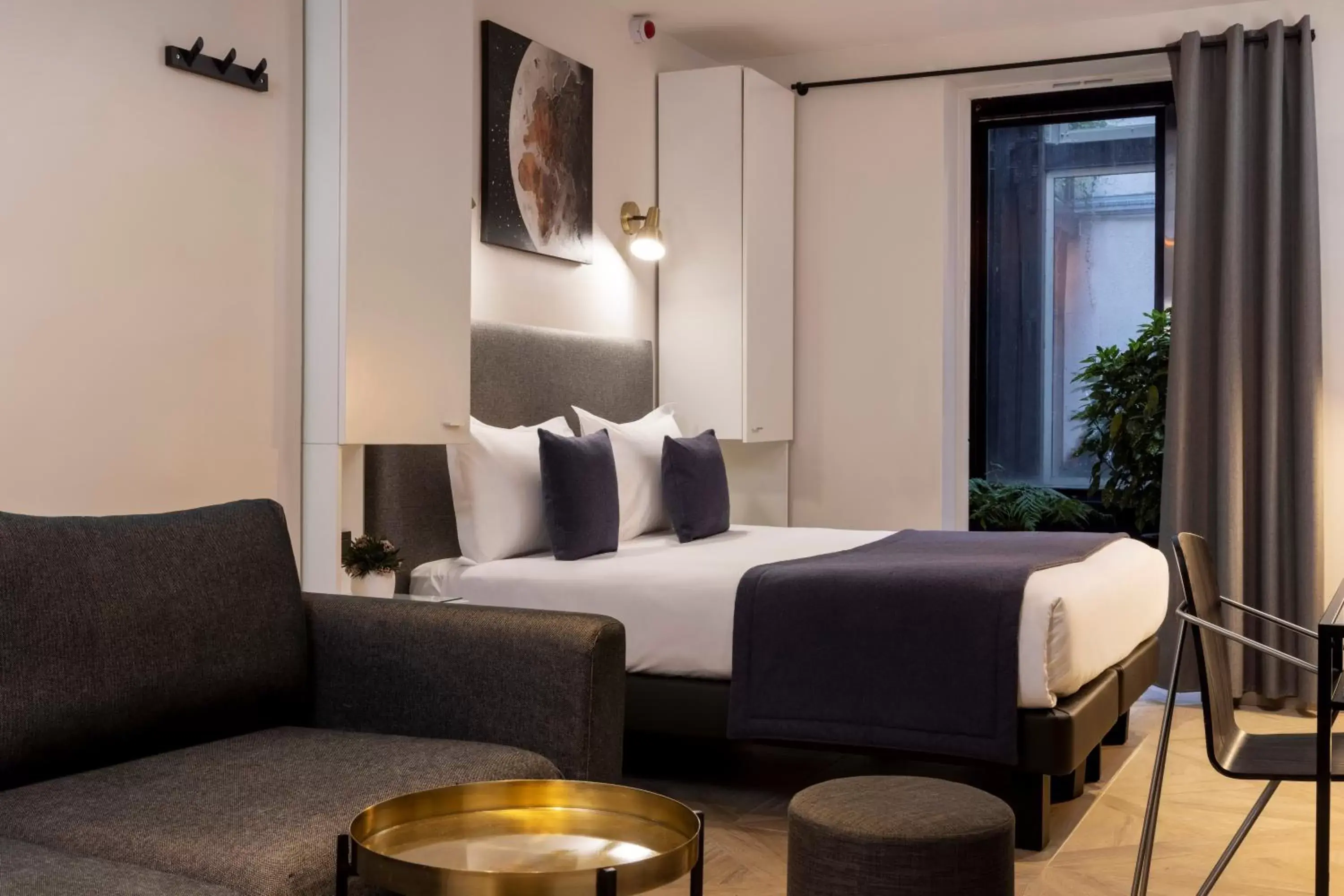 Bedroom, Bed in Hotel Brady - Gare de l'Est