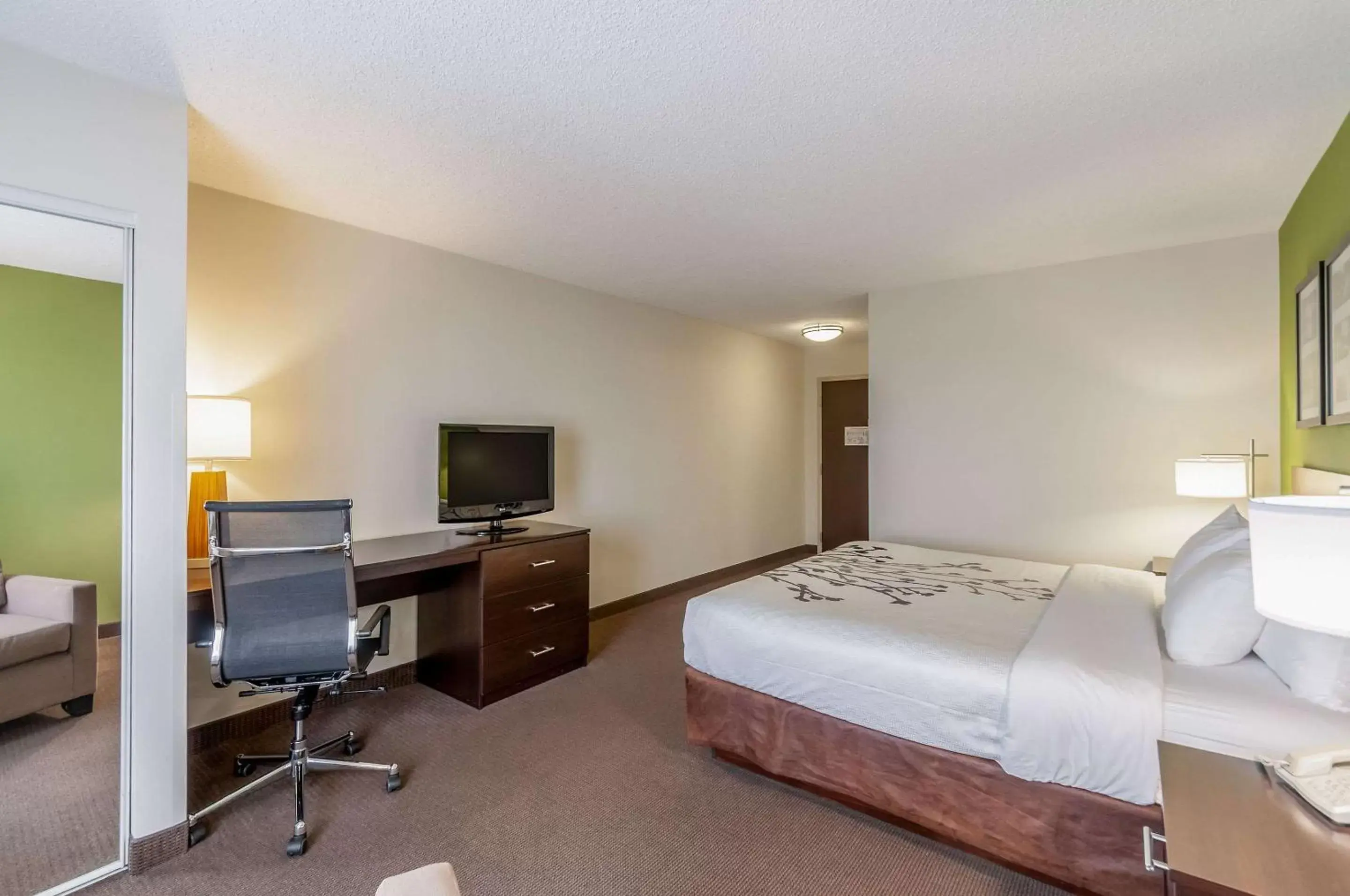 Photo of the whole room in Sleep Inn & Suites Harrisonburg near University