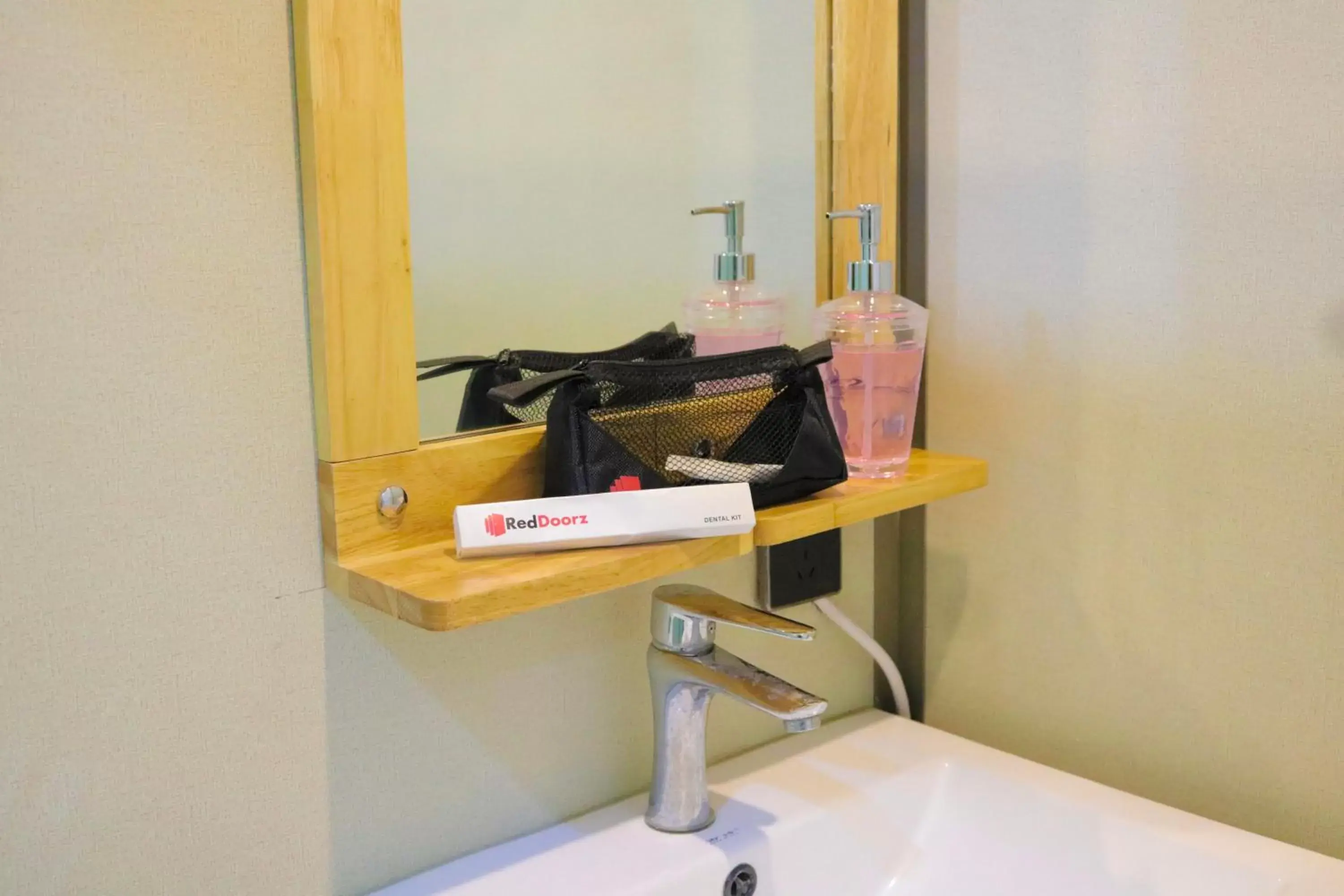 Bathroom in RedDoorz Plus @ AS Fortuna Cebu