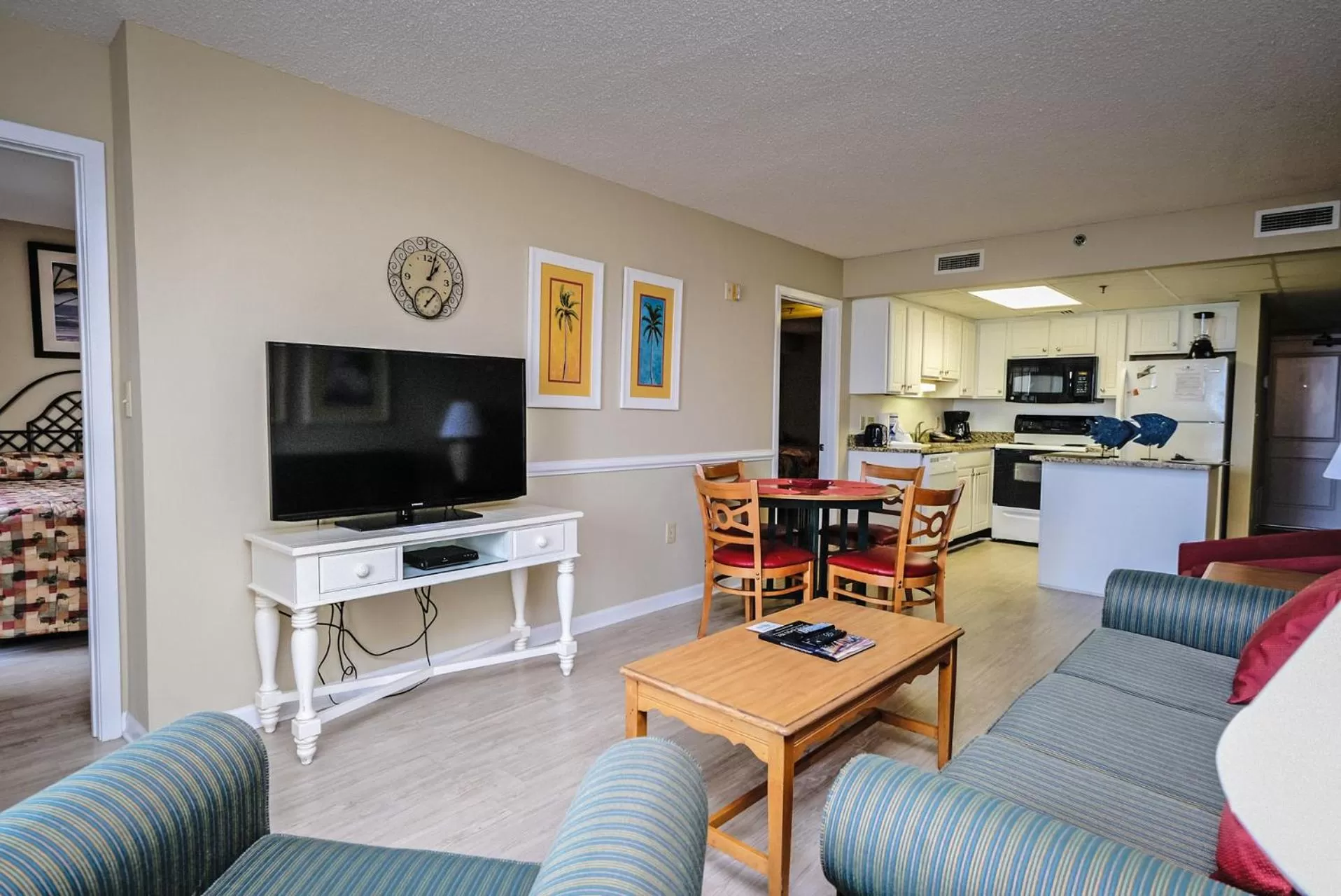Living room in Litchfield Beach & Golf Resort
