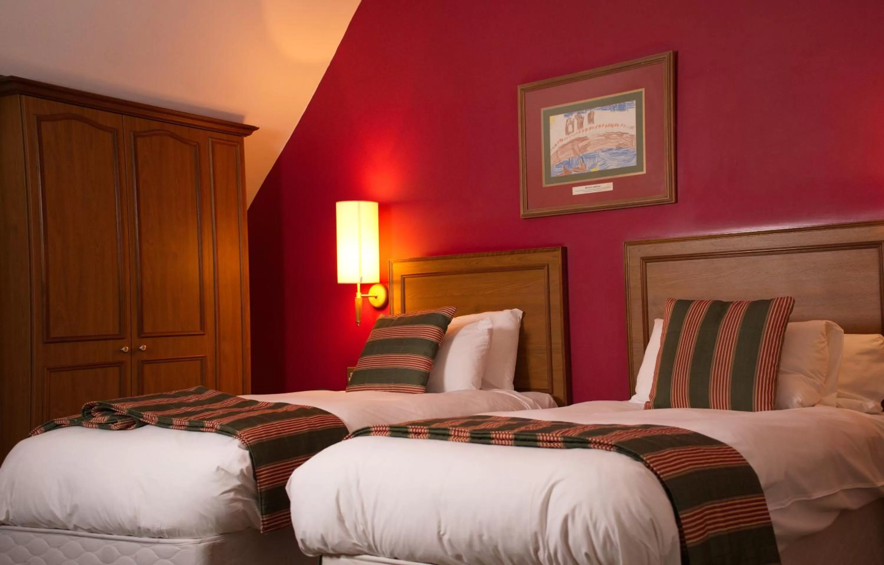 Bed in The Catherine Wheel Wetherspoon Hotel