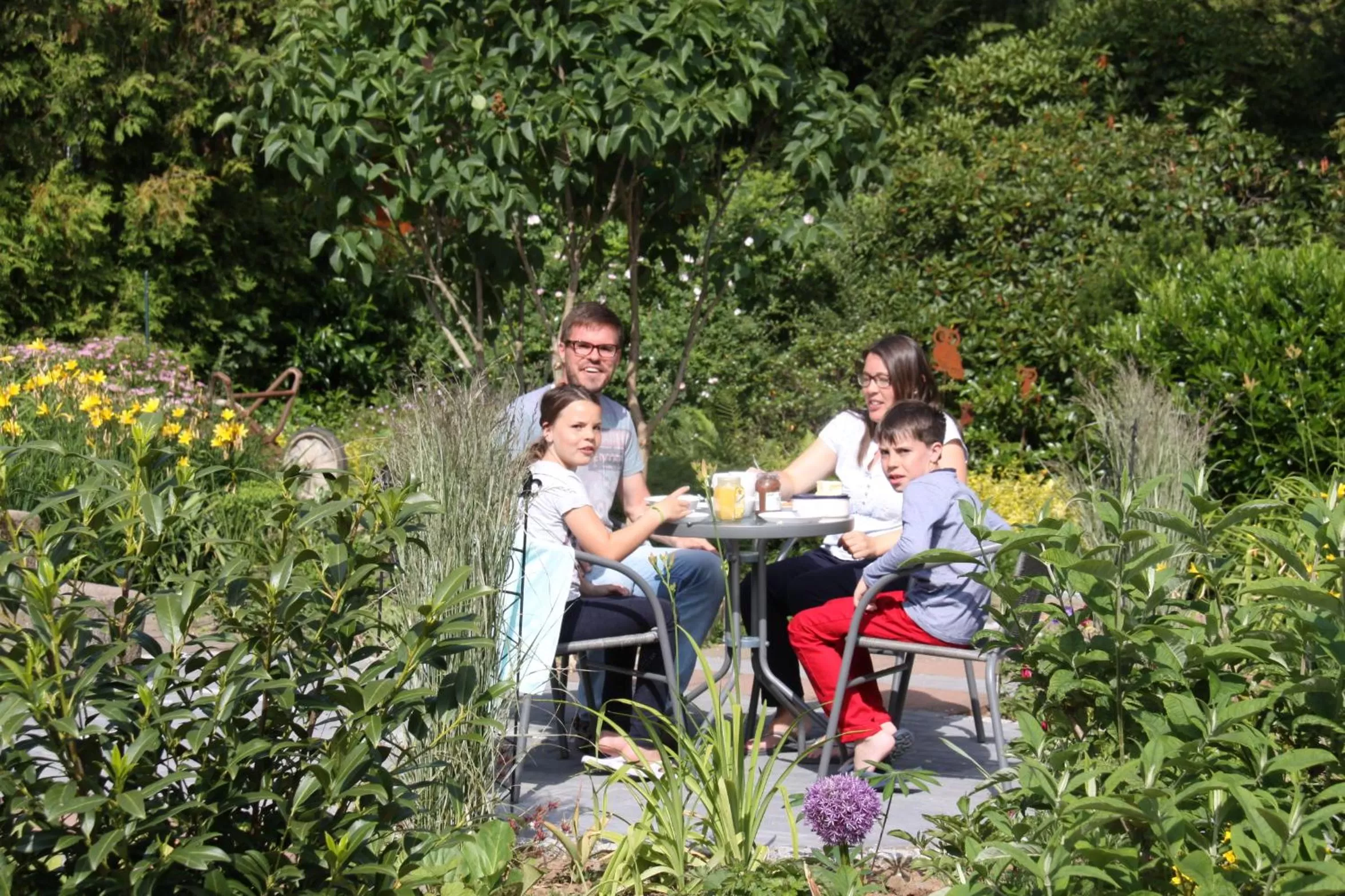 group of guests in mein kleinHOTEL