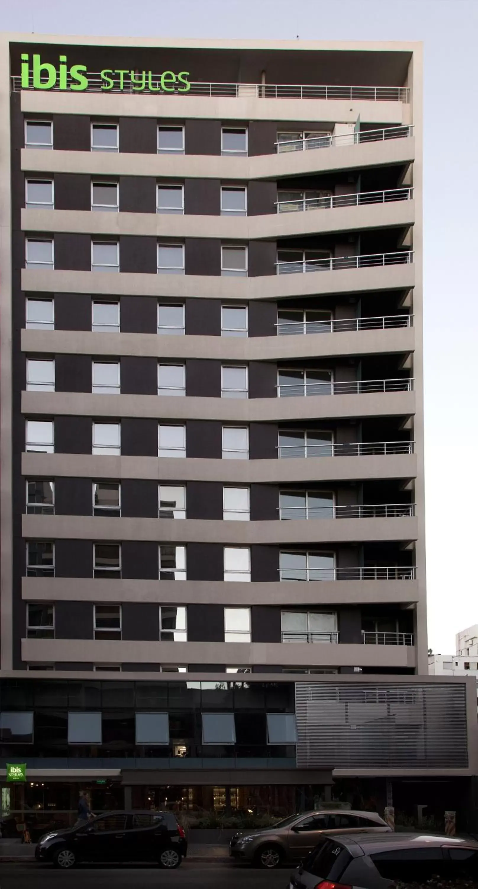 Facade/entrance, Property Building in ibis Styles Montevideo Biarritz