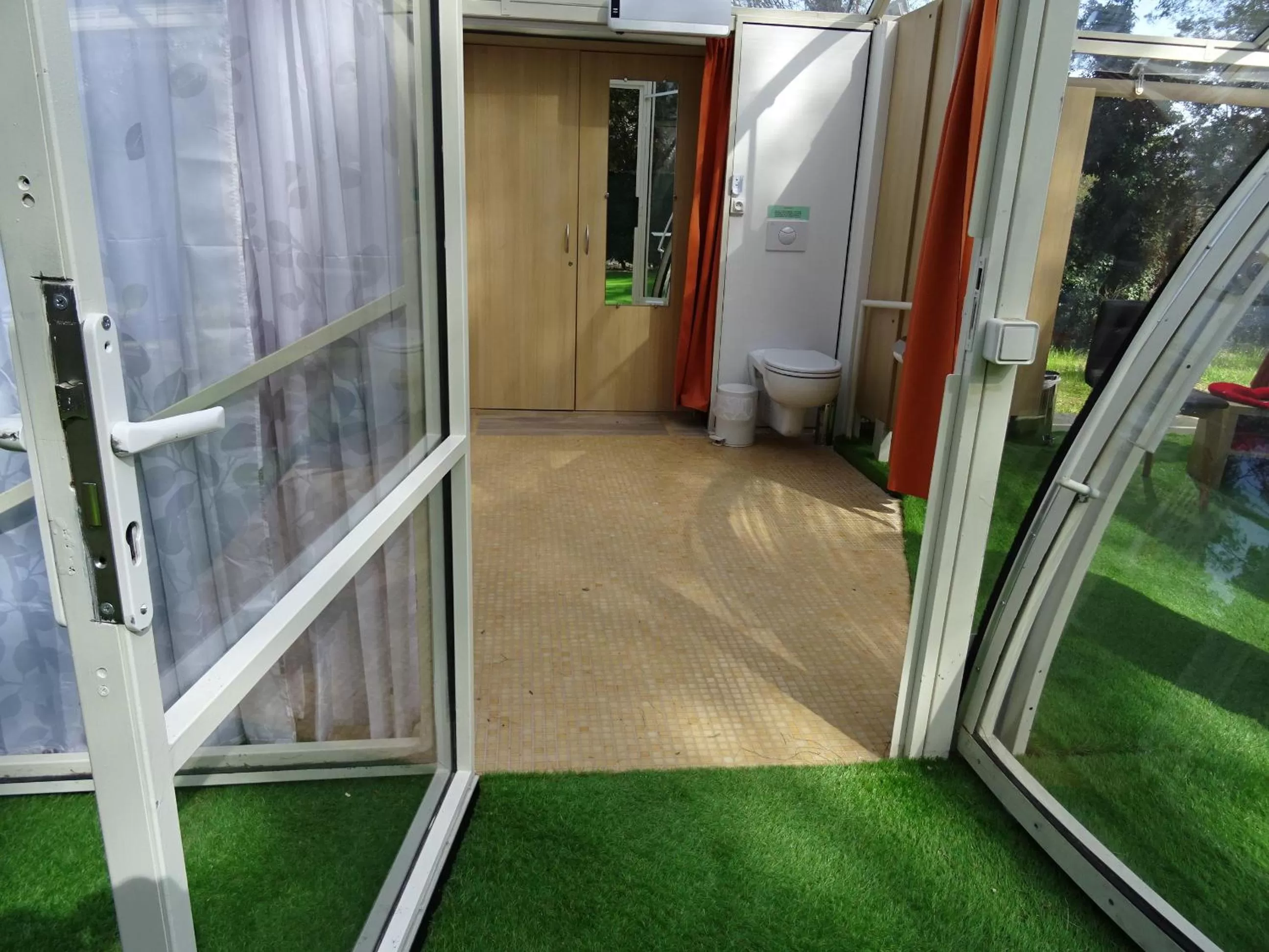 Lobby or reception, Bathroom in Les Chambres d'Hotes au Bois Fleuri