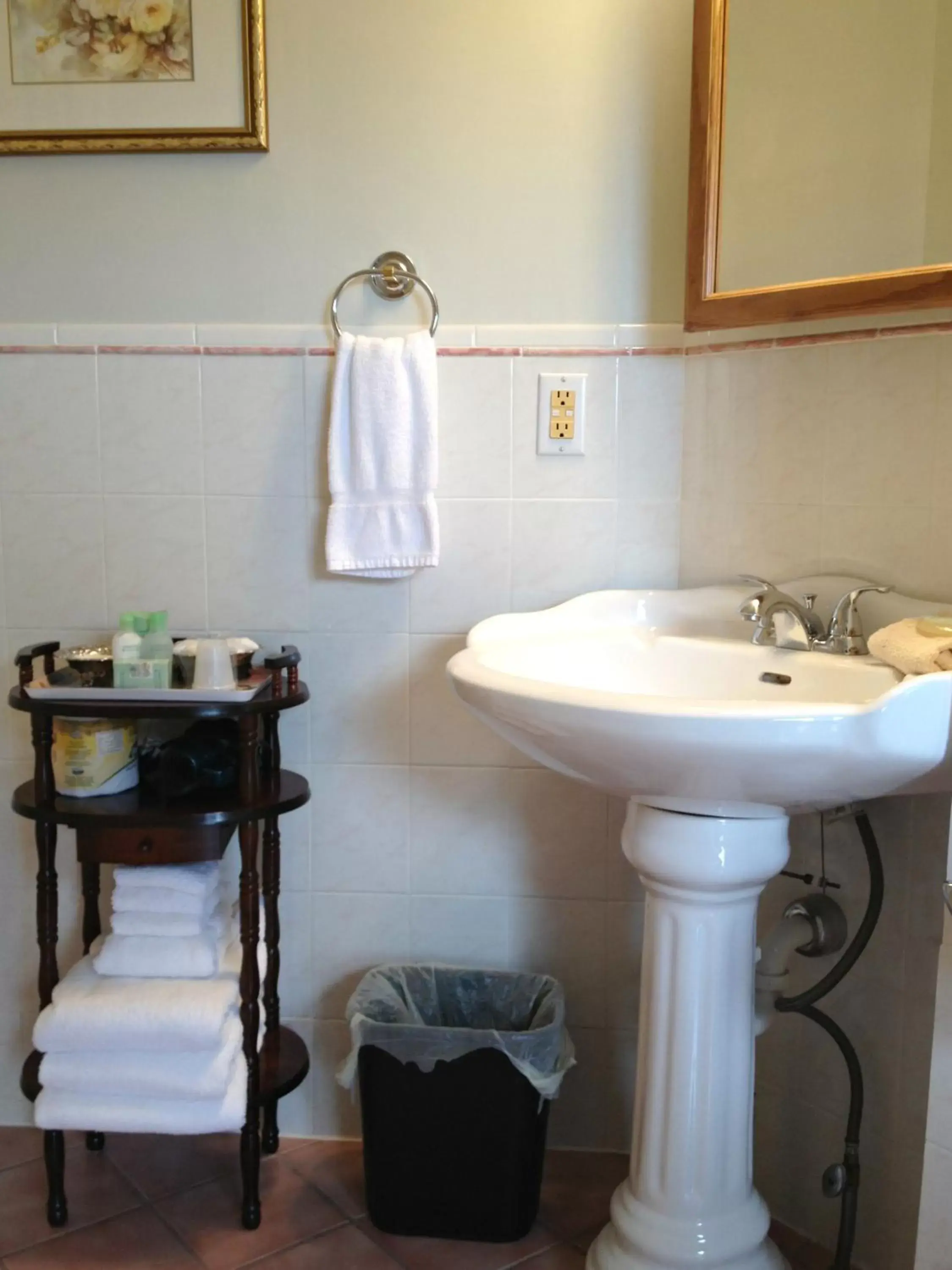 Bathroom in The Inn at Ragged Edge