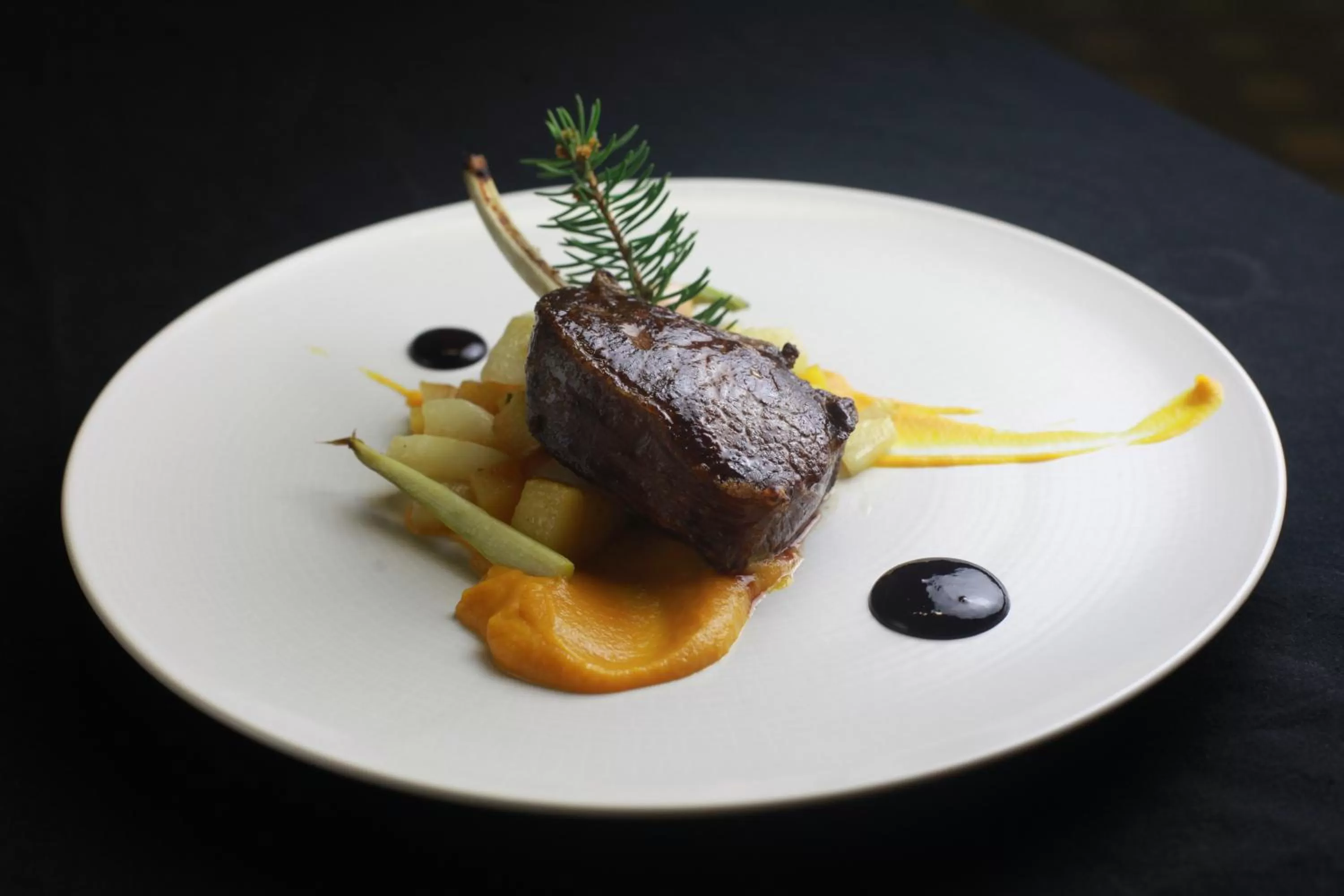 Restaurant/places to eat in Appart'Hôtel LIDO au bord de l'eau