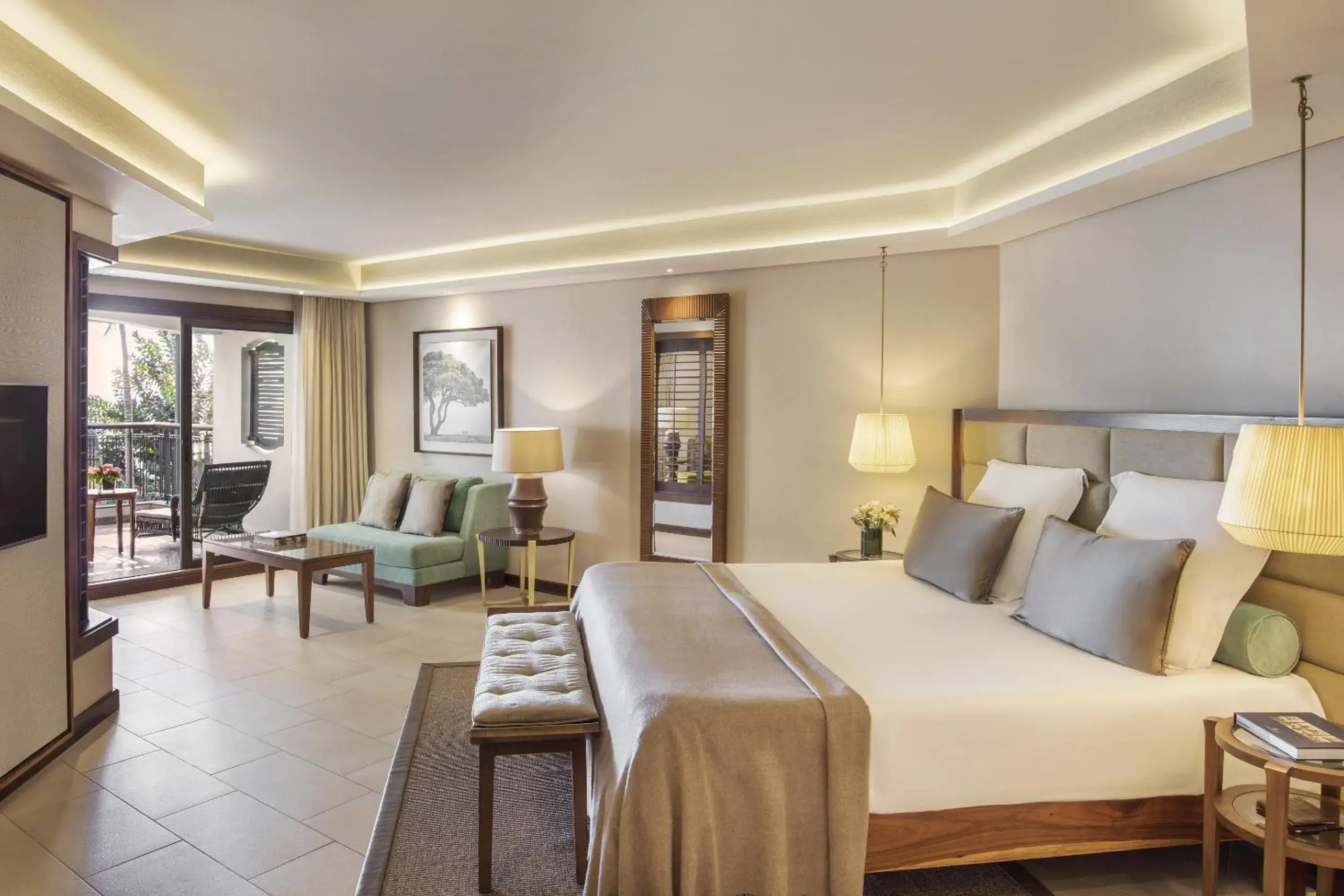 Bedroom, Bed in Royal Palm Beachcomber Luxury