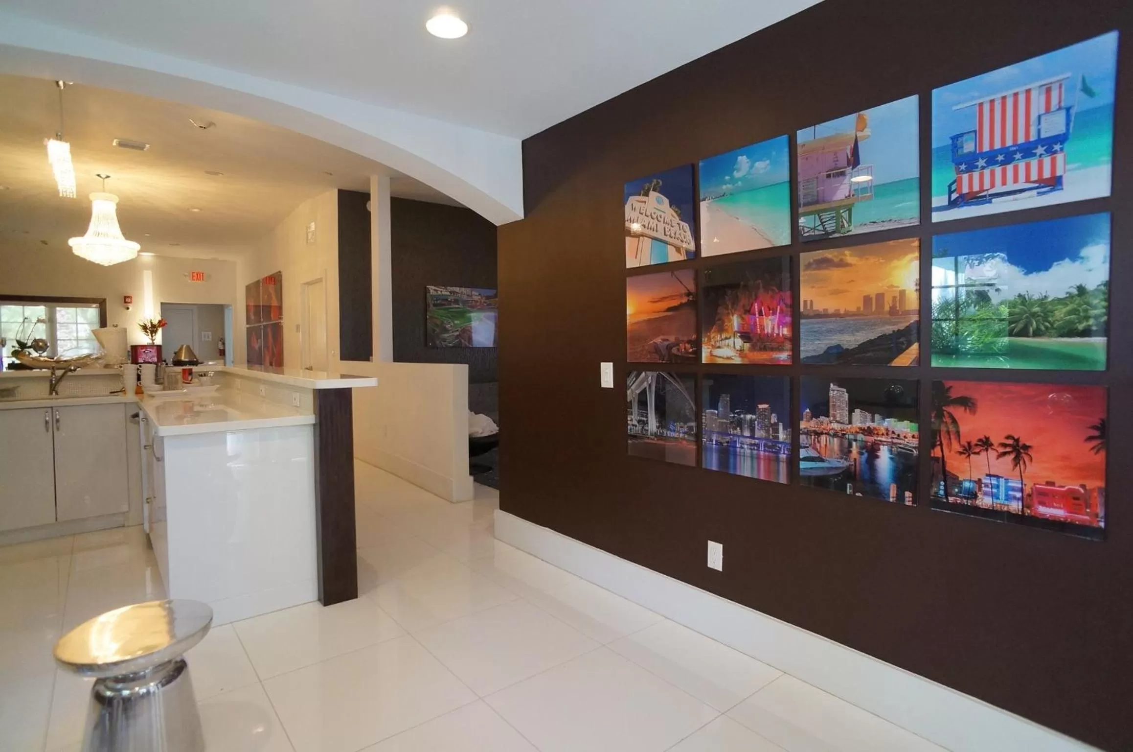 Restaurant/places to eat in Bars B&B South Beach Hotel