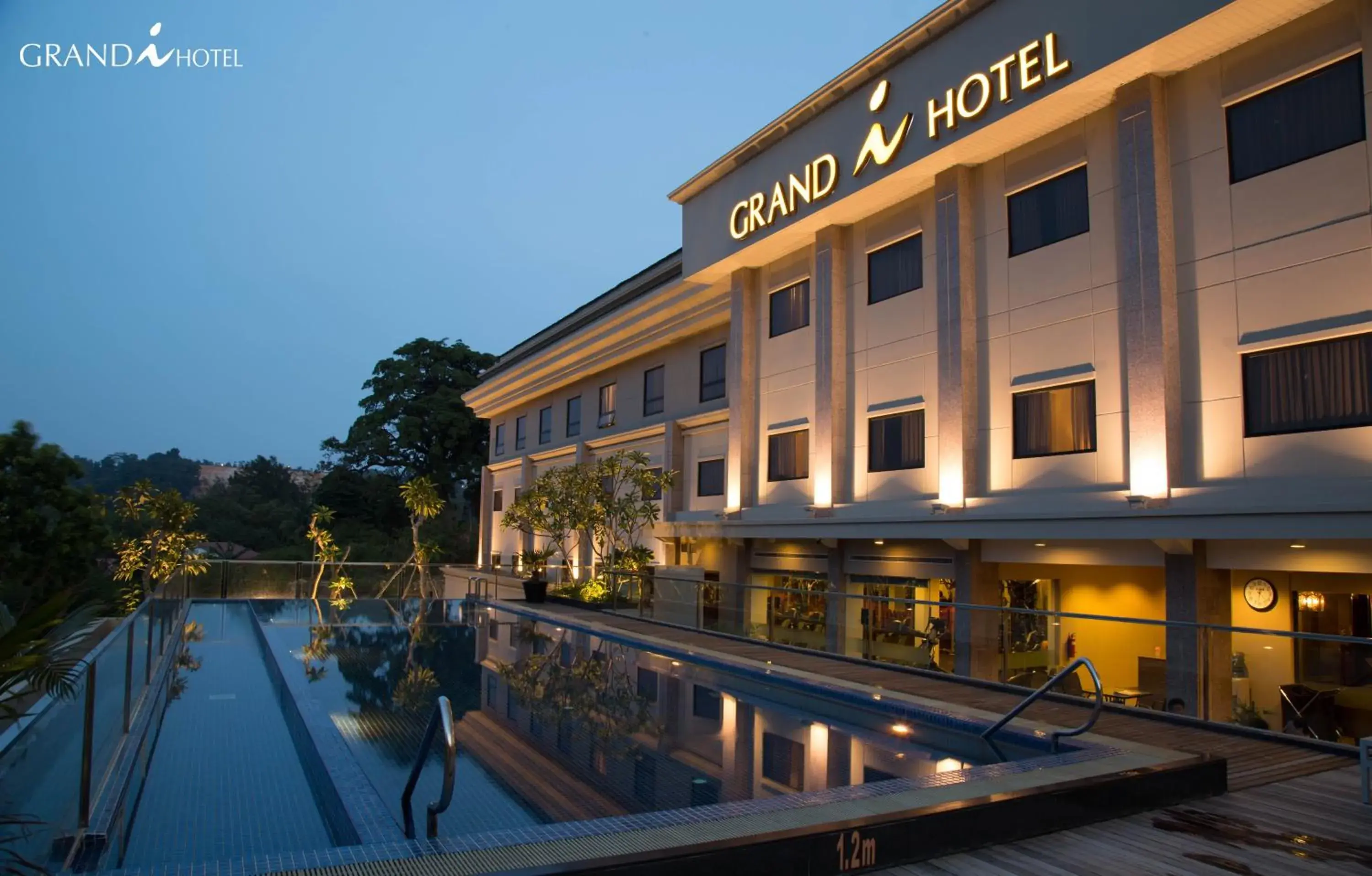 Swimming pool in I Hotel