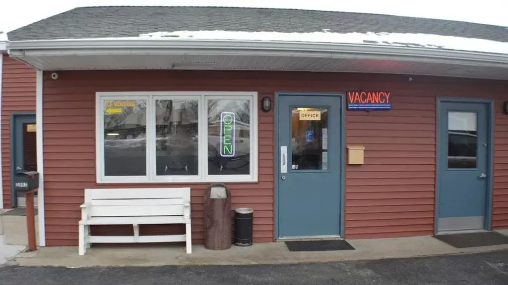 Property building in Chippewa Motel Mount Pleasant