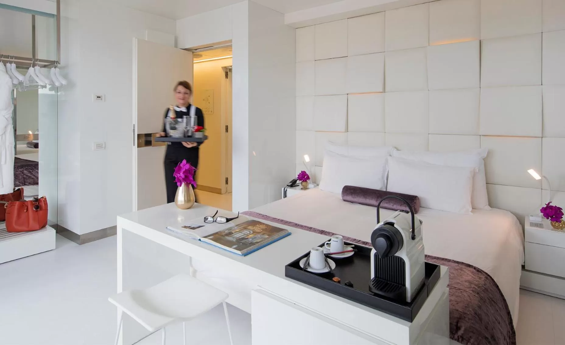 Coffee/tea facilities in The Mirror Barcelona - Adults Only