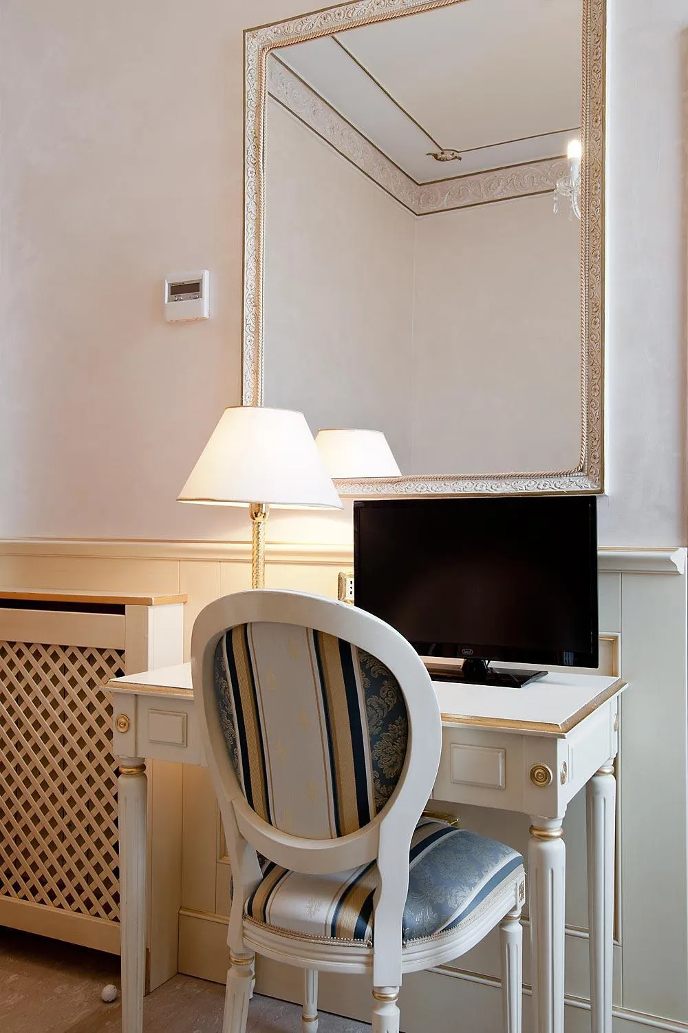 Single Room in Nouvel Hotel Des Bains