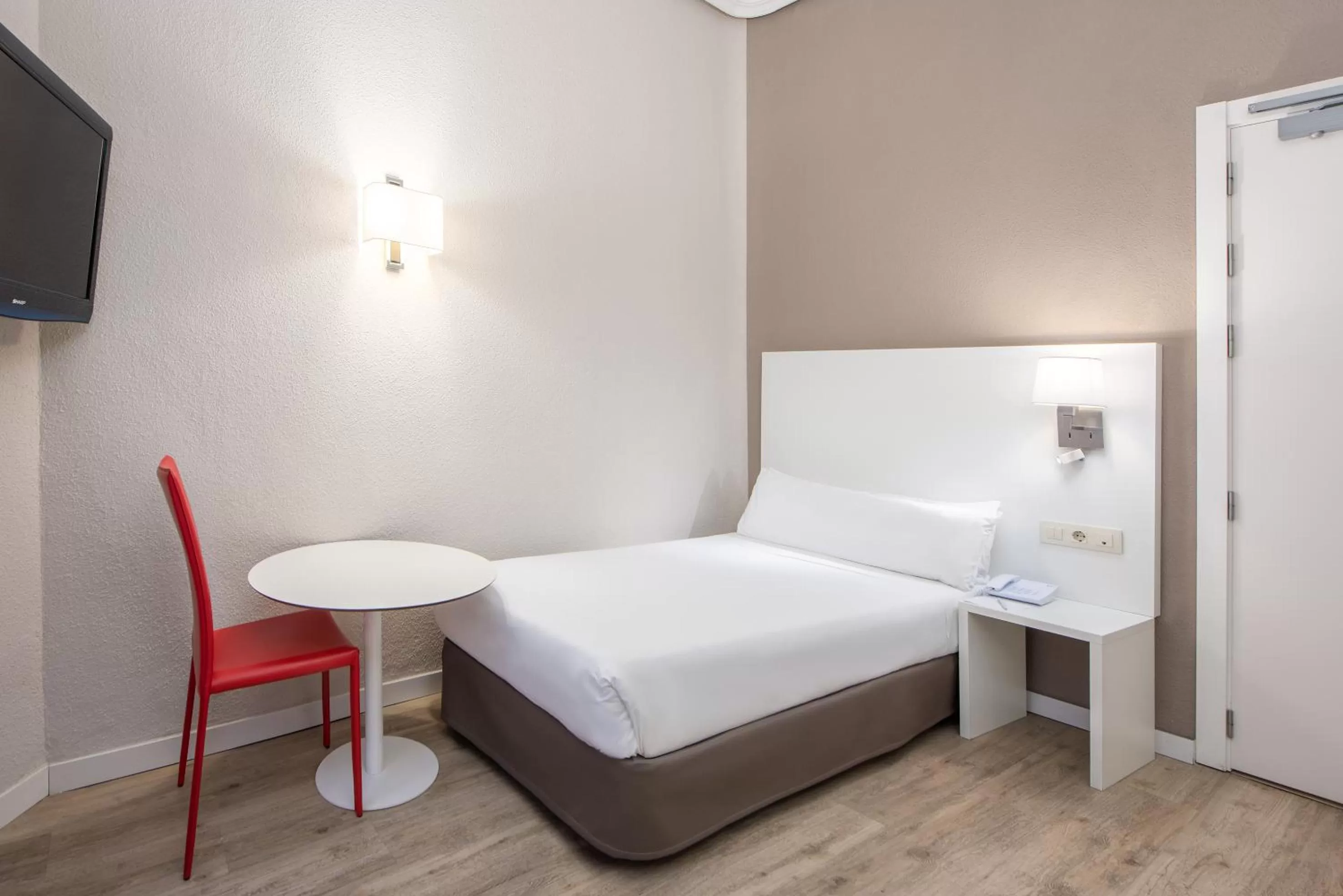 Bedroom in Hotel Madrid Gran Via 25, Affiliated by Meliá