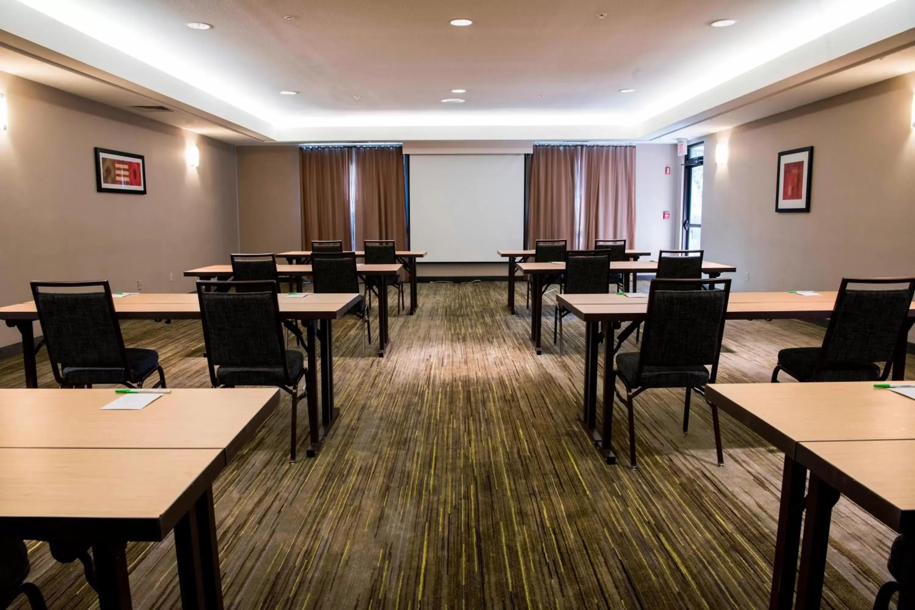 Meeting/conference room, Restaurant/Places to Eat in Courtyard Shreveport Airport