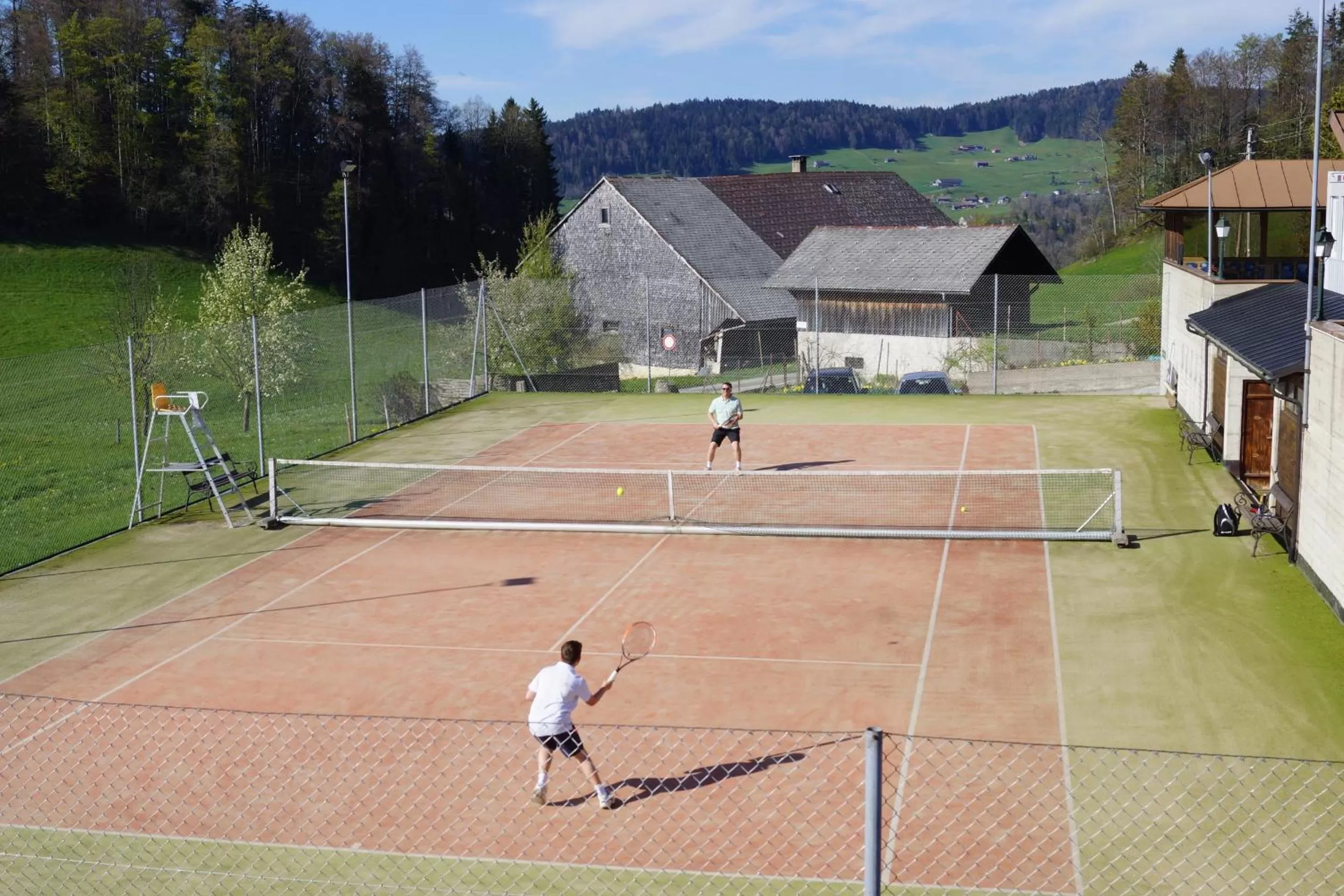 Tennis court in Hotel St Hubertus