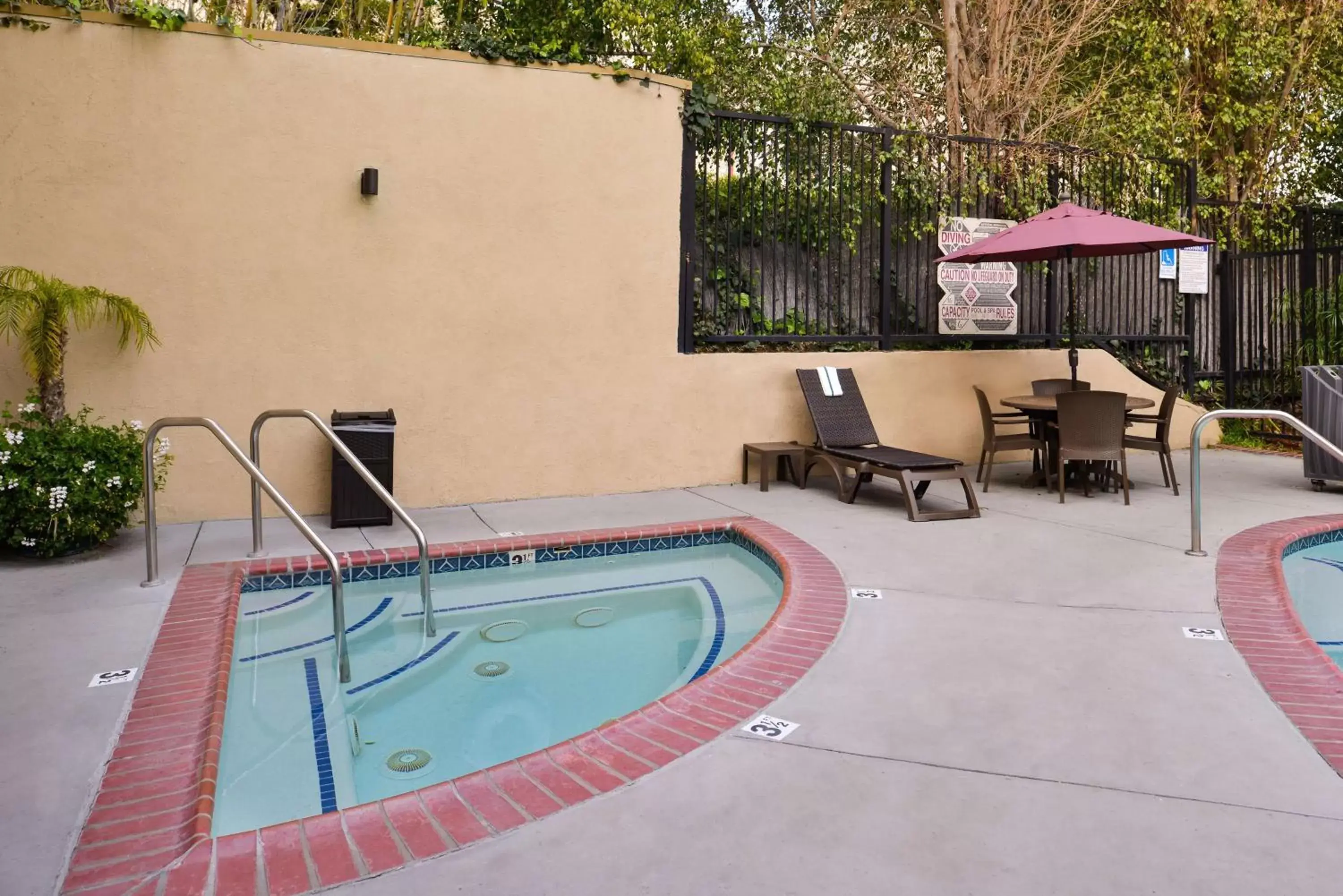 On site, Swimming Pool in Best Western Hollywood Plaza Inn Hotel - Hollywood Walk of Fame LA