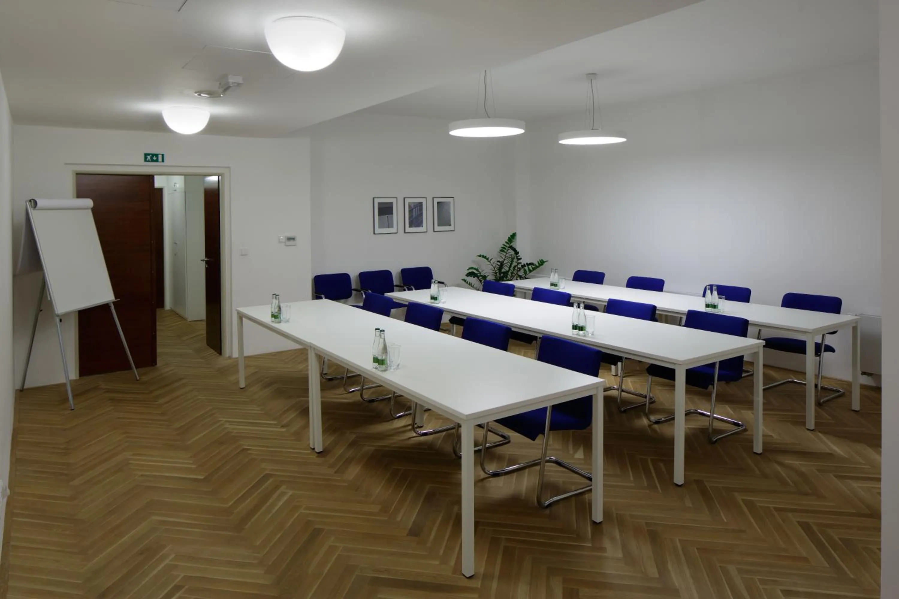 Business facilities in AXA Hotel