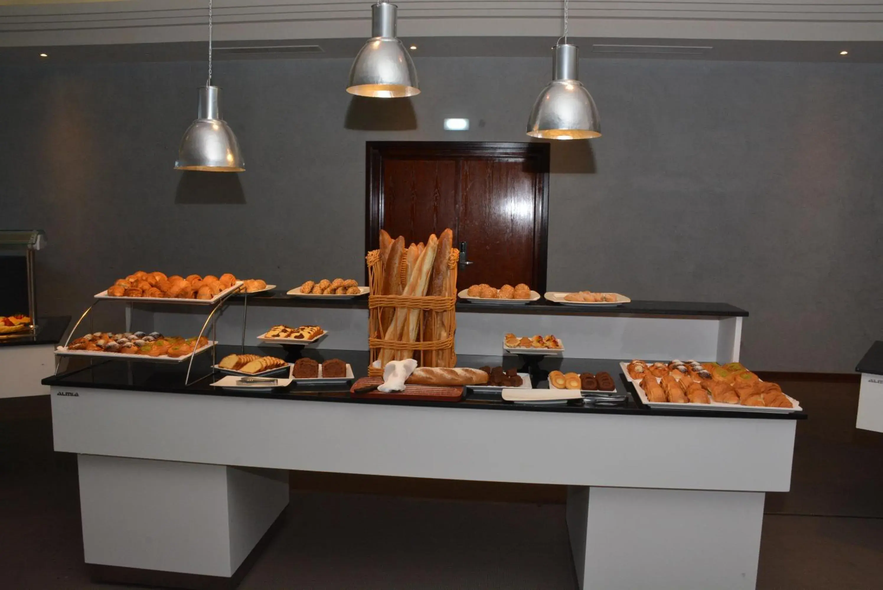 Buffet breakfast, Food in Regency Tunis Hotel