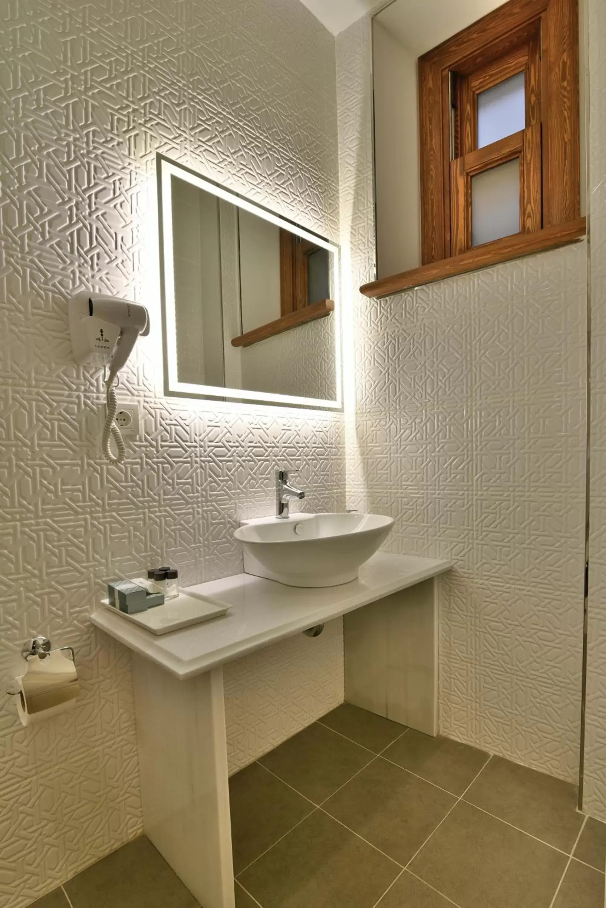 Shower, Bathroom in Istanbul Life Hotel