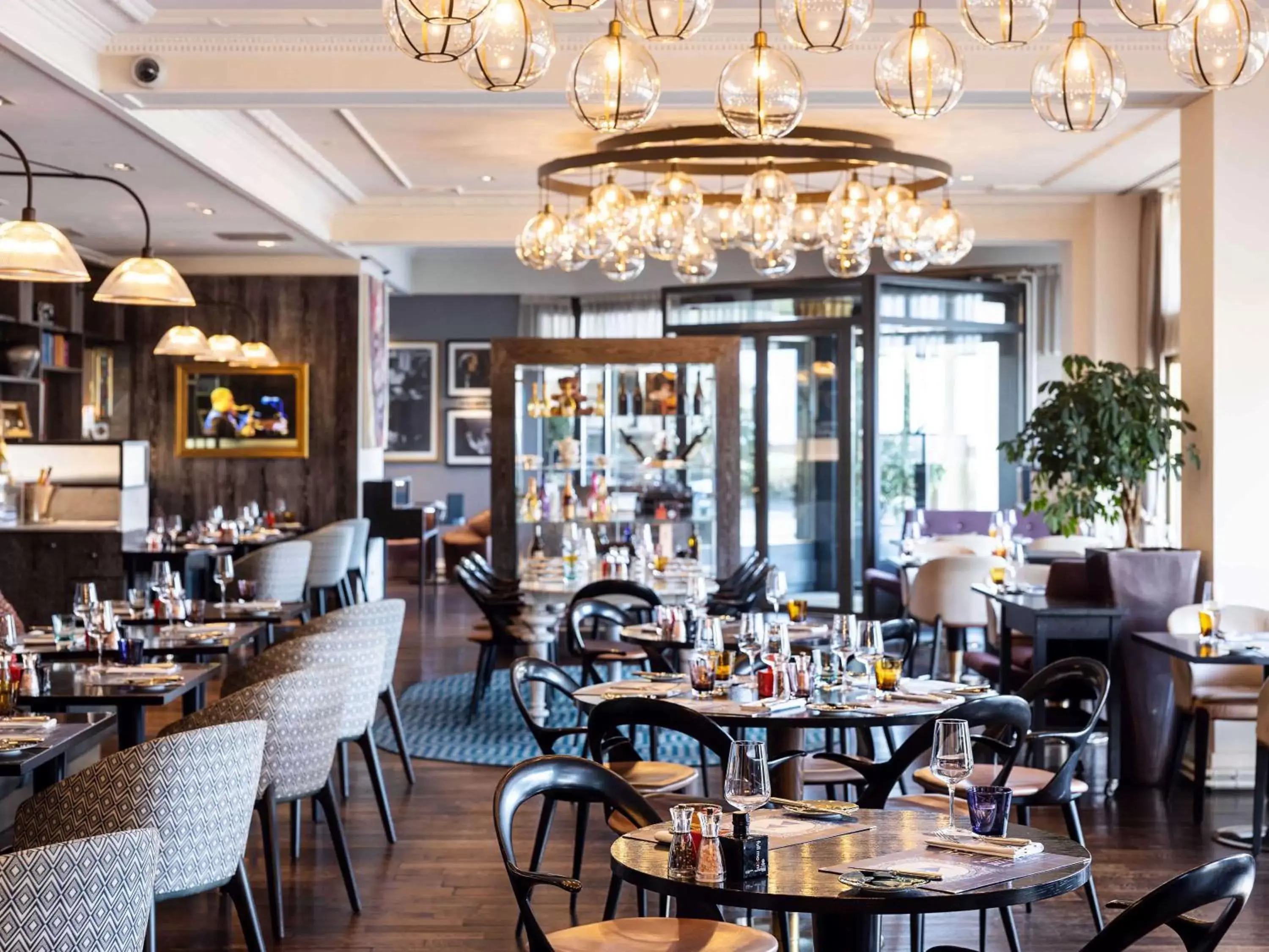Restaurant/Places to Eat in Fairmont Le Montreux Palace