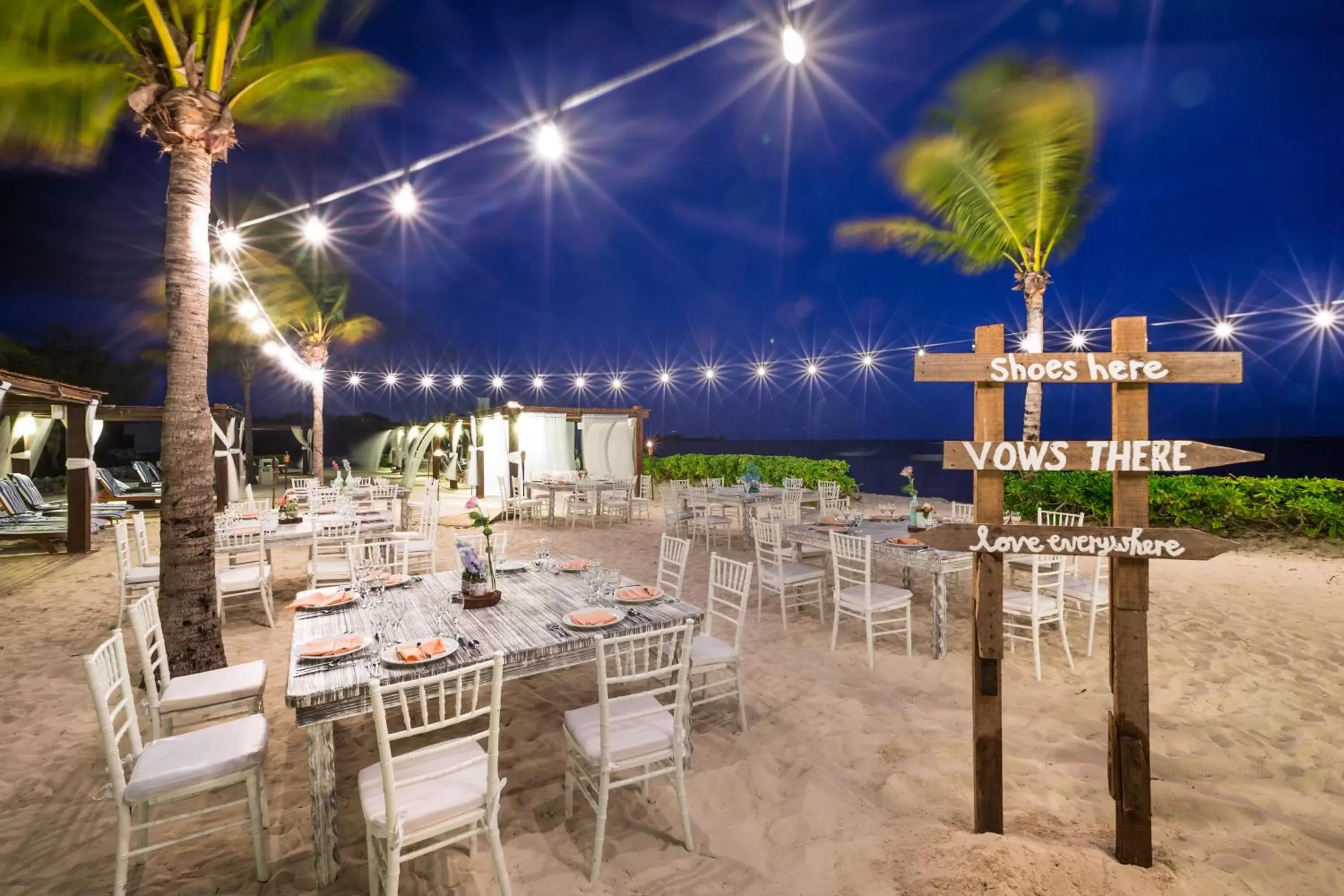 wedding, Restaurant/Places to Eat in BlueBay Grand Esmeralda-All Inclusive
