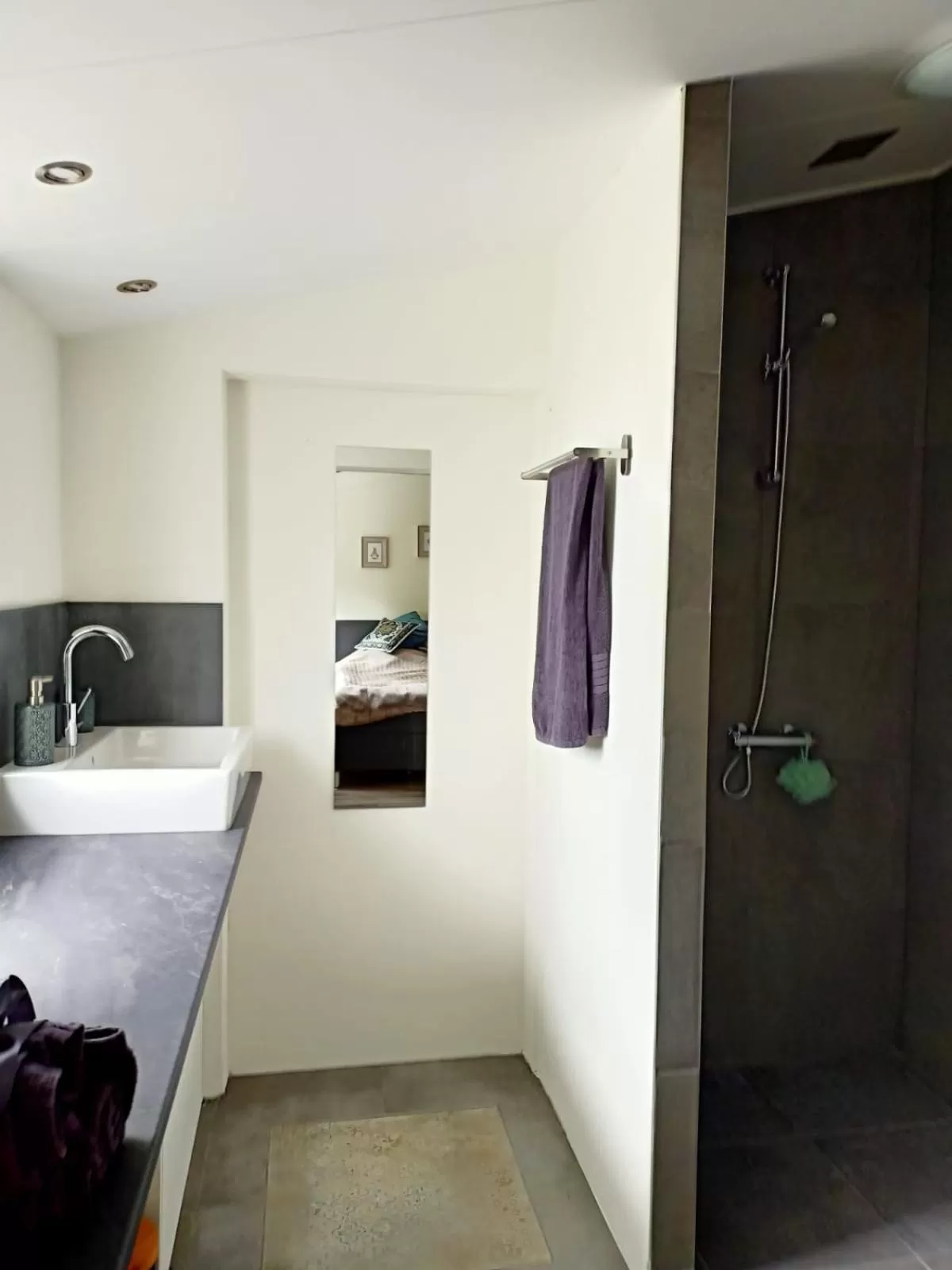 Shower, Bed in Bij de Vlaamse Schuur