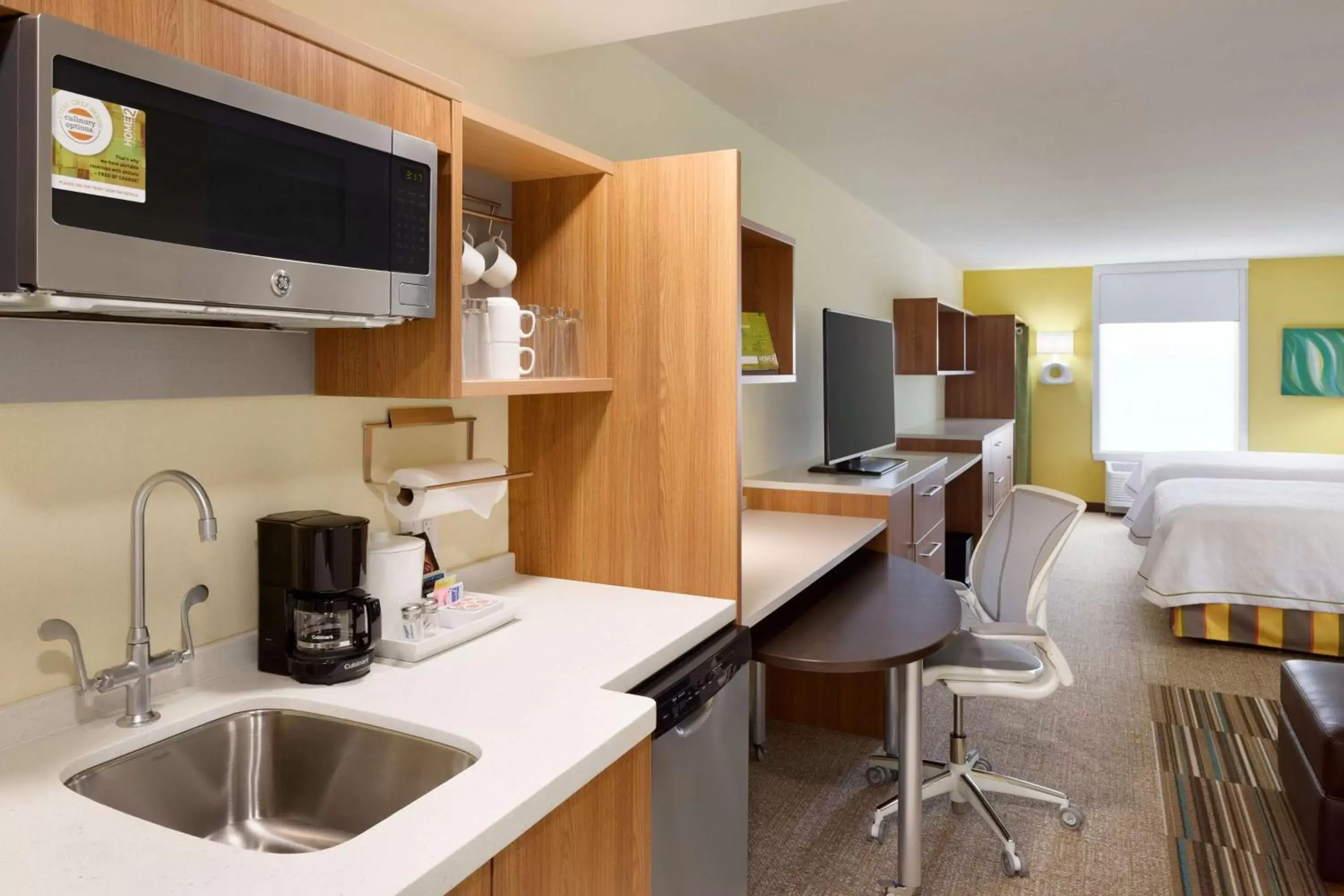 Bedroom, Kitchen/Kitchenette in Home2 Suites by Hilton Idaho Falls