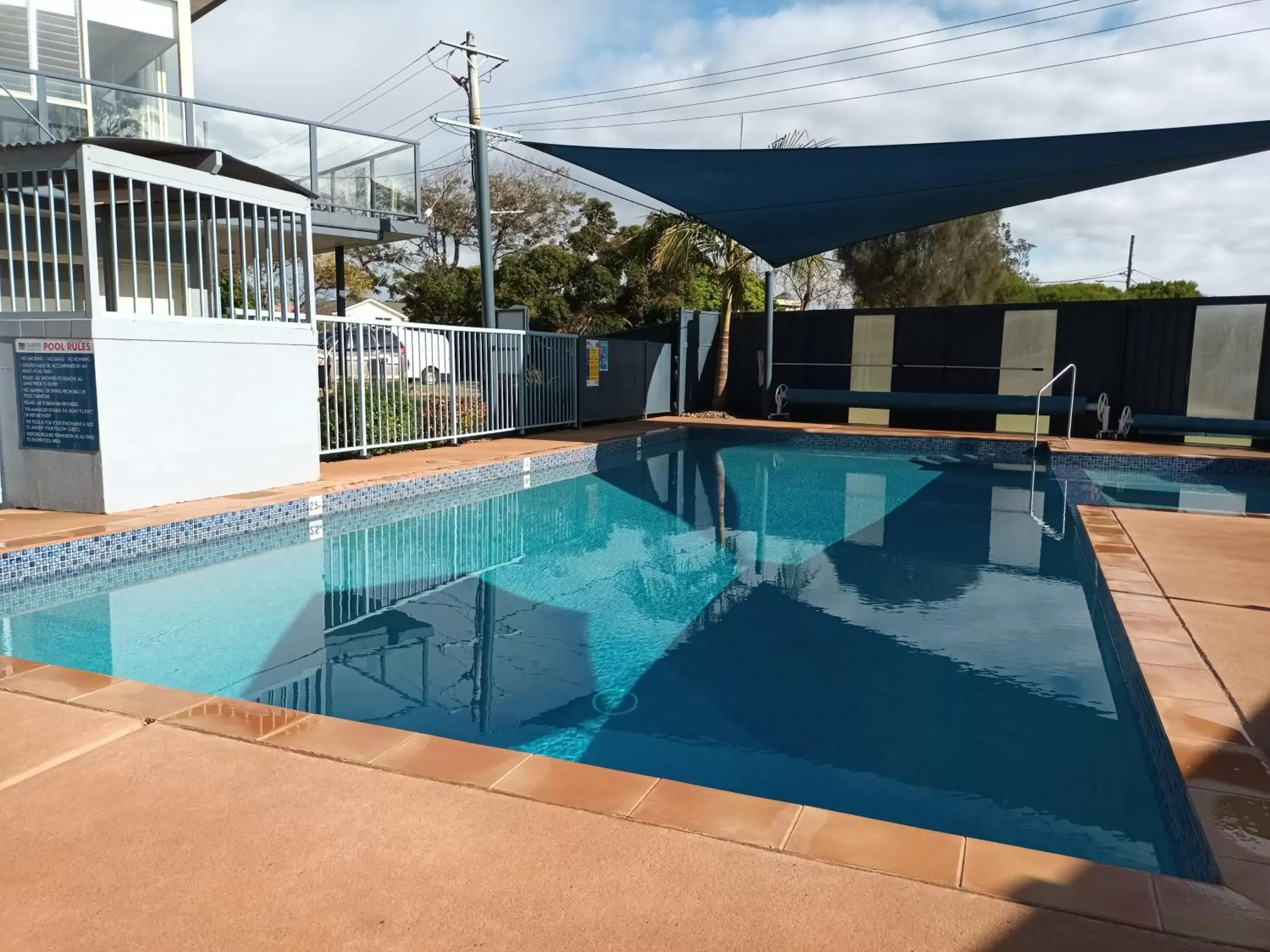 Swimming Pool in Grandeur Holiday Units