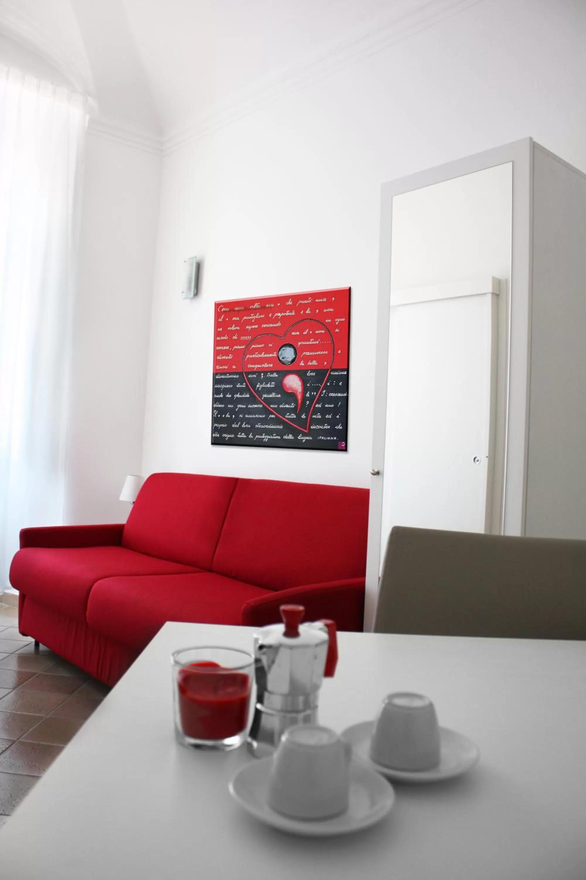 Coffee/tea facilities in Roma Resort Colosseum