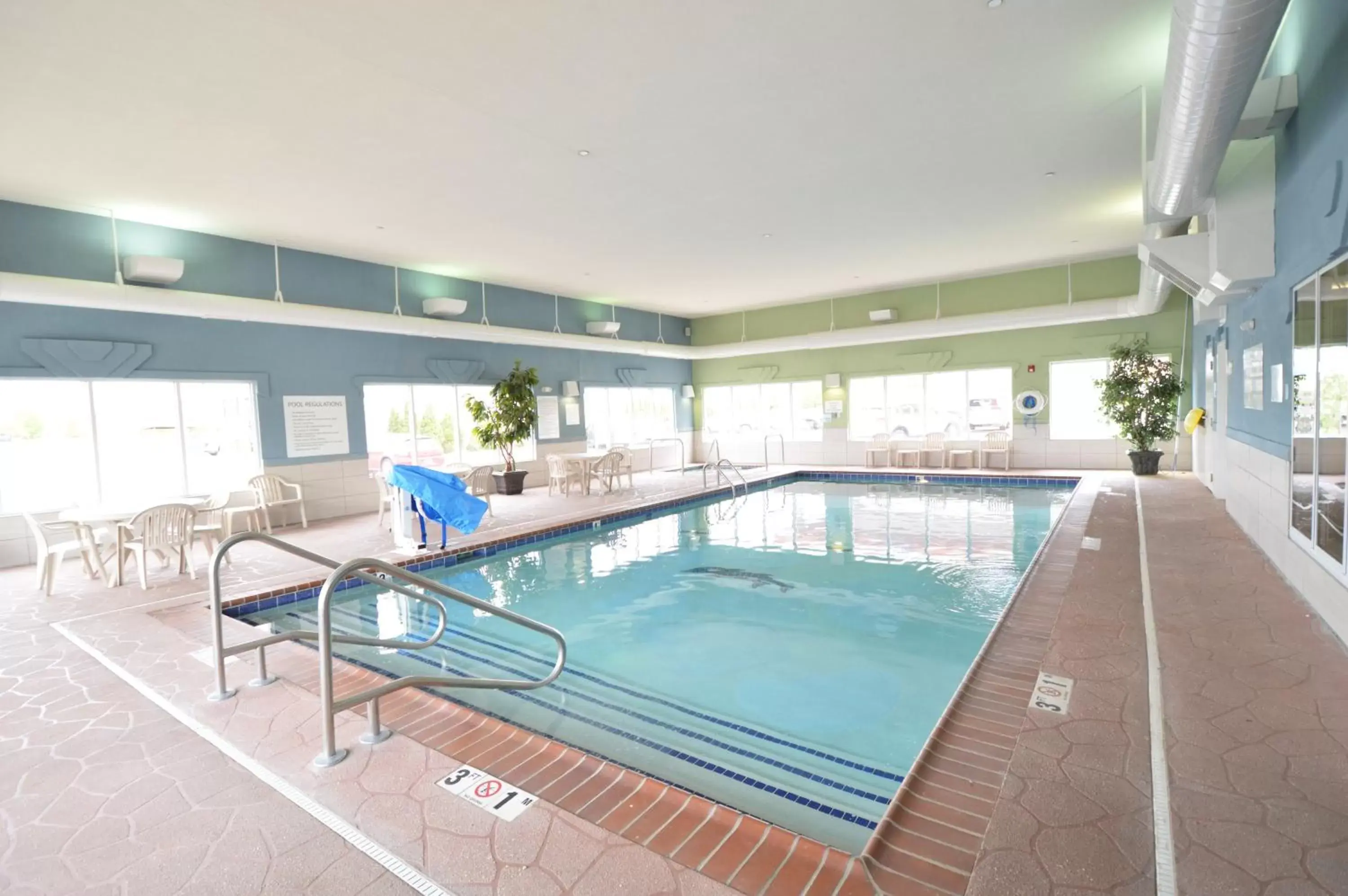 Swimming Pool in Holiday Inn Express Toledo-Oregon, an IHG Hotel