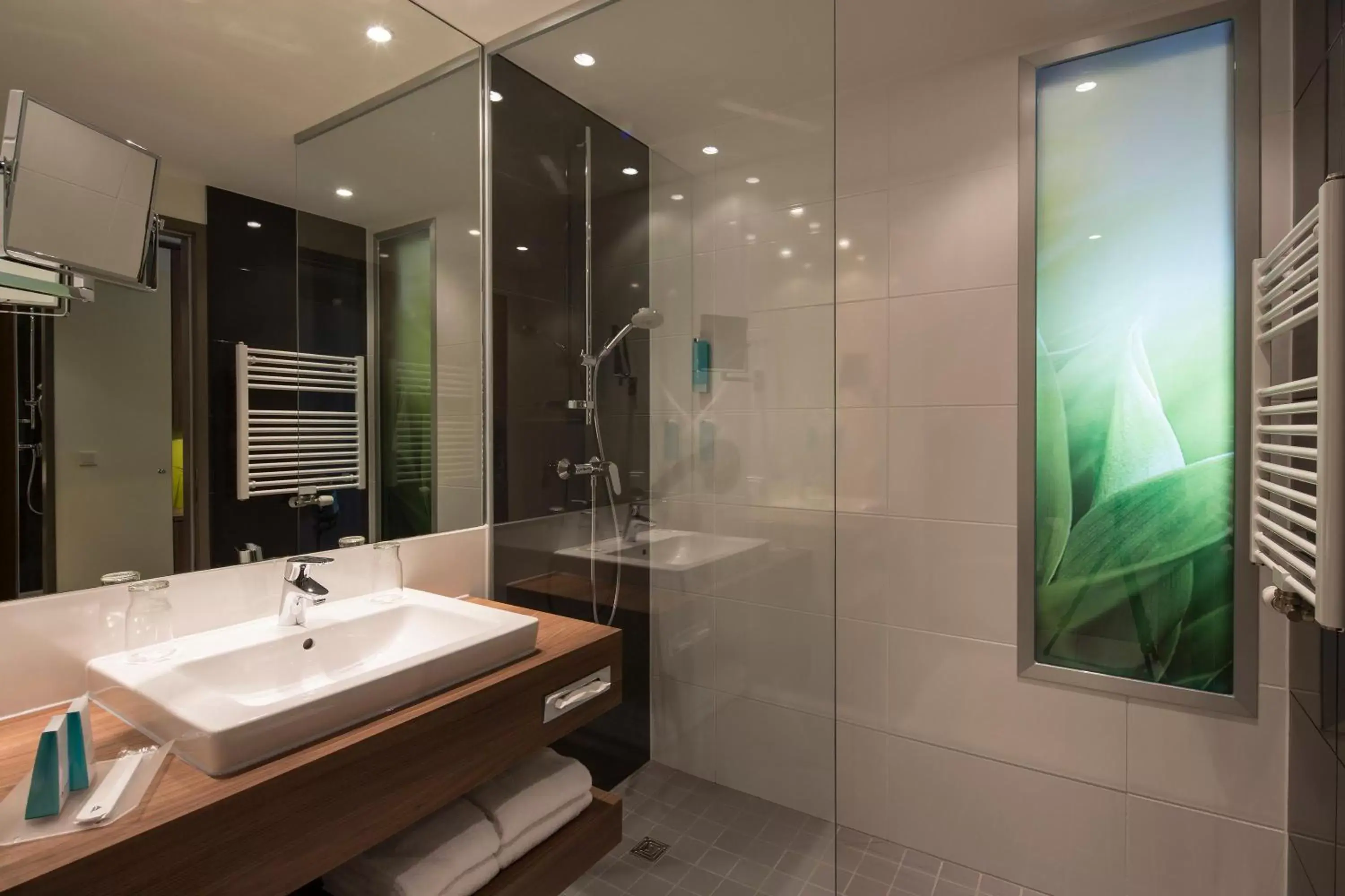 Shower, Bathroom in Austria Trend Hotel Doppio Wien