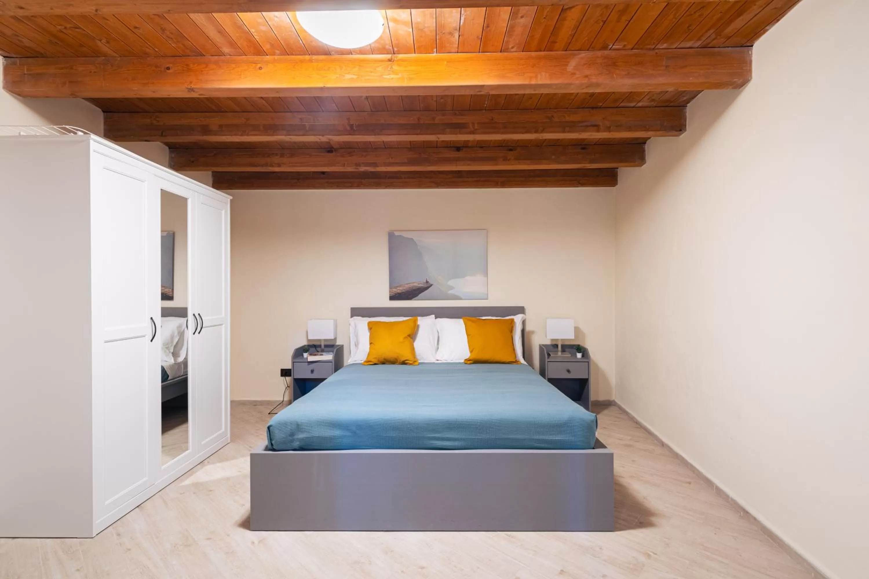 Bed in Open Sicily Residence - Central Apartments Near Quattro Canti