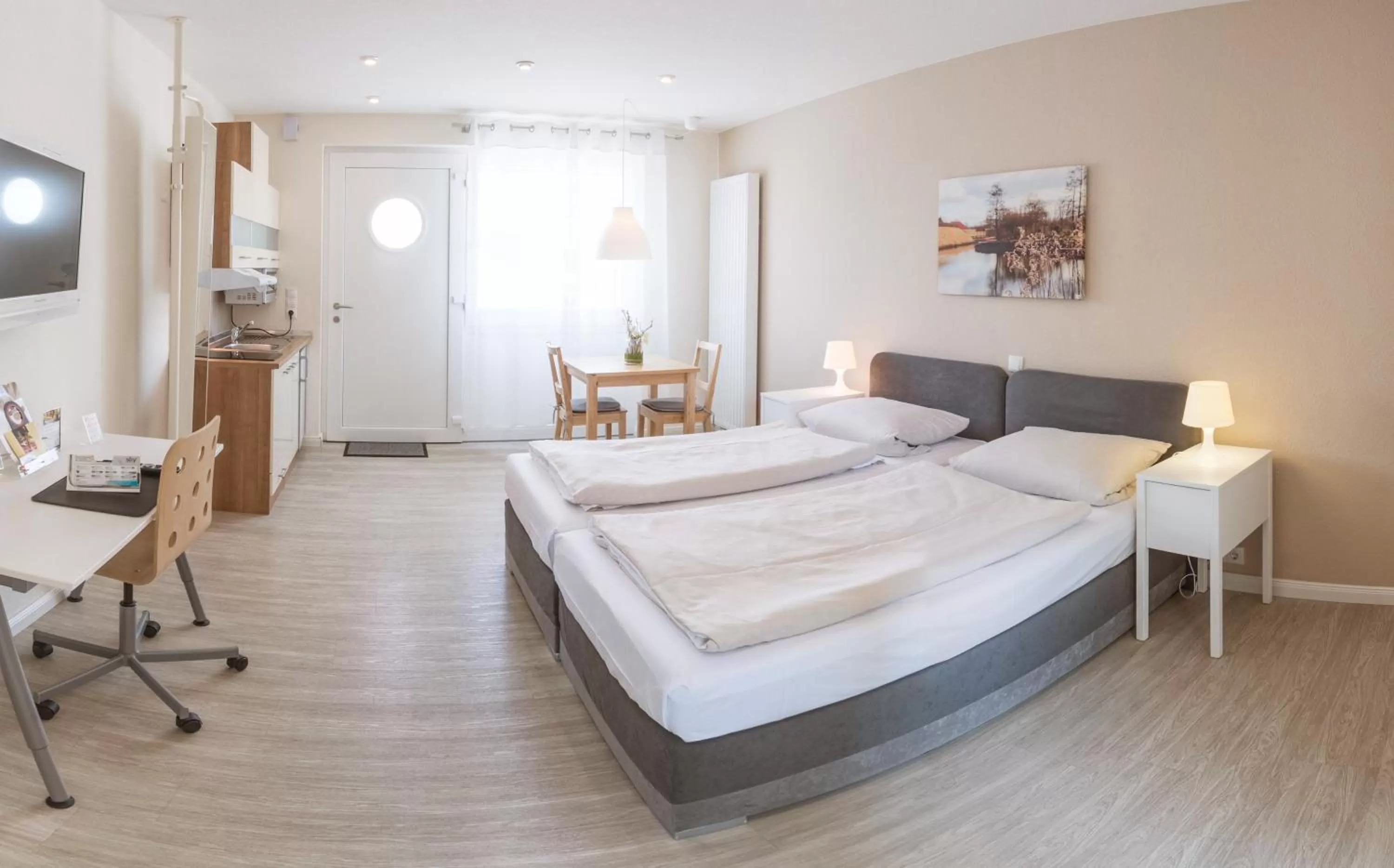 Photo of the whole room, Bed in Schäfers Hotel, Self-Check-in, Cafe und Bäcker am Hotel