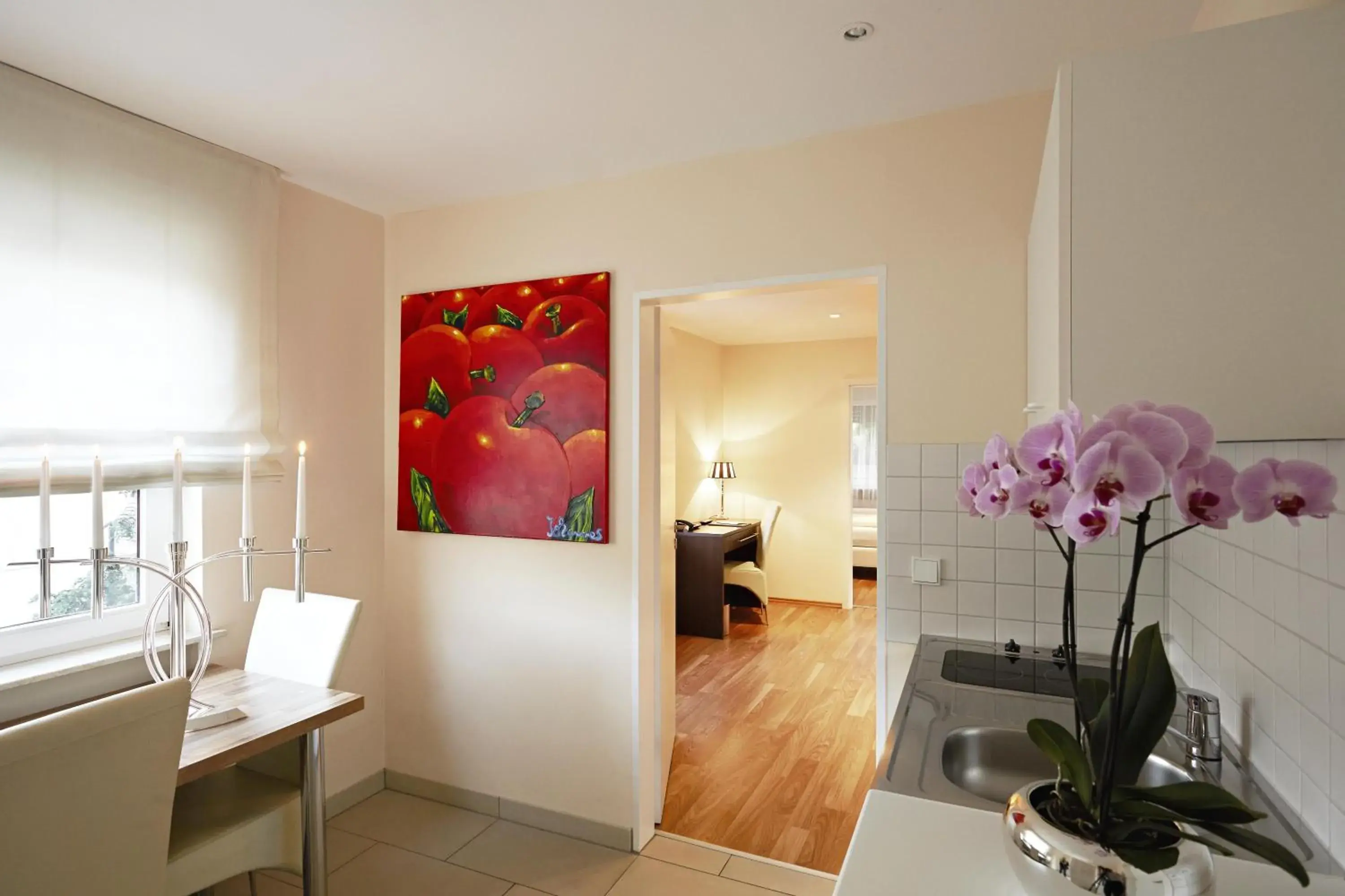 Kitchen or kitchenette, Bathroom in Hotel Bonjour