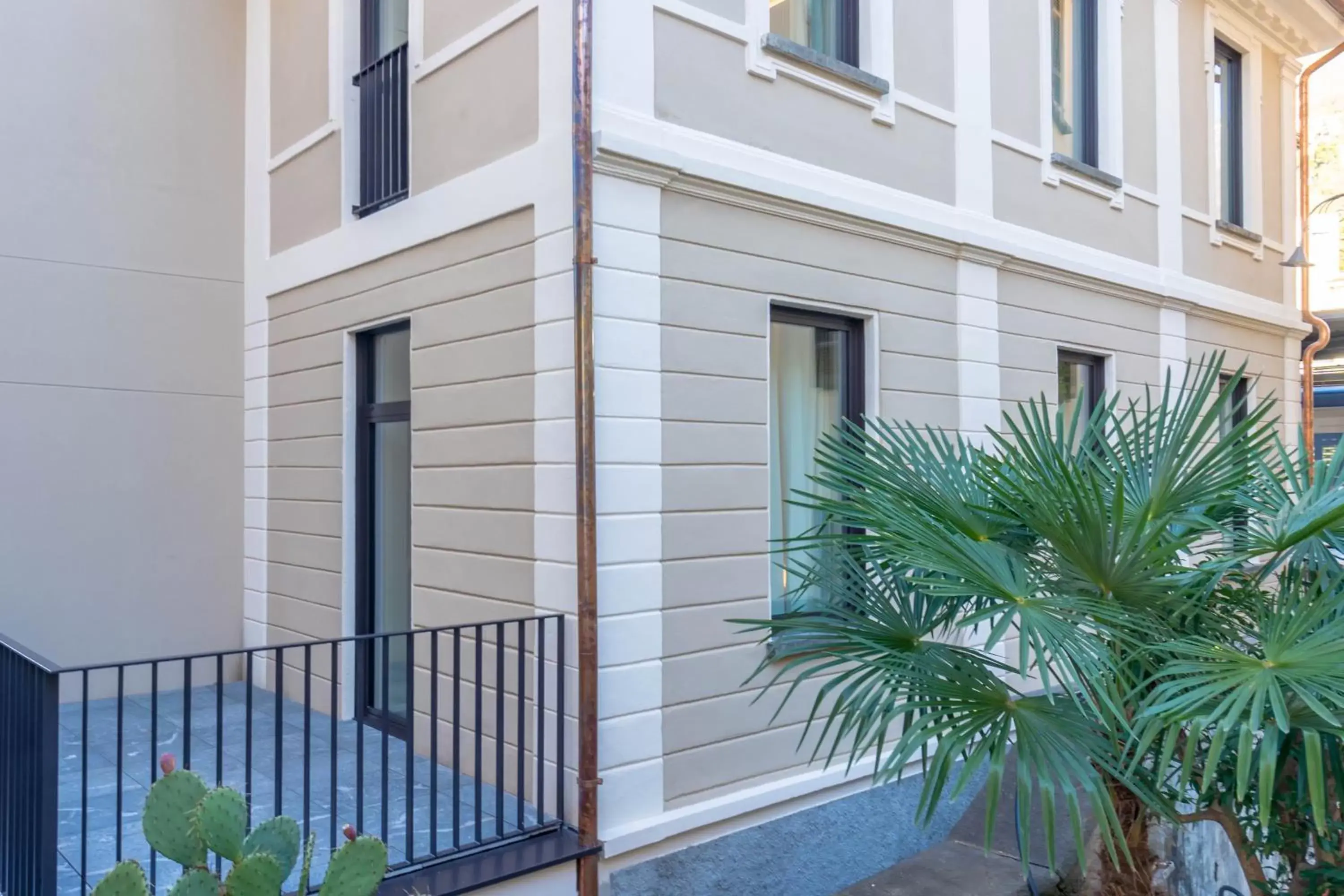 Property building in Smart Hotel Binario - Self Check-In Property building in Smart Hotel Binario - Self Check-In