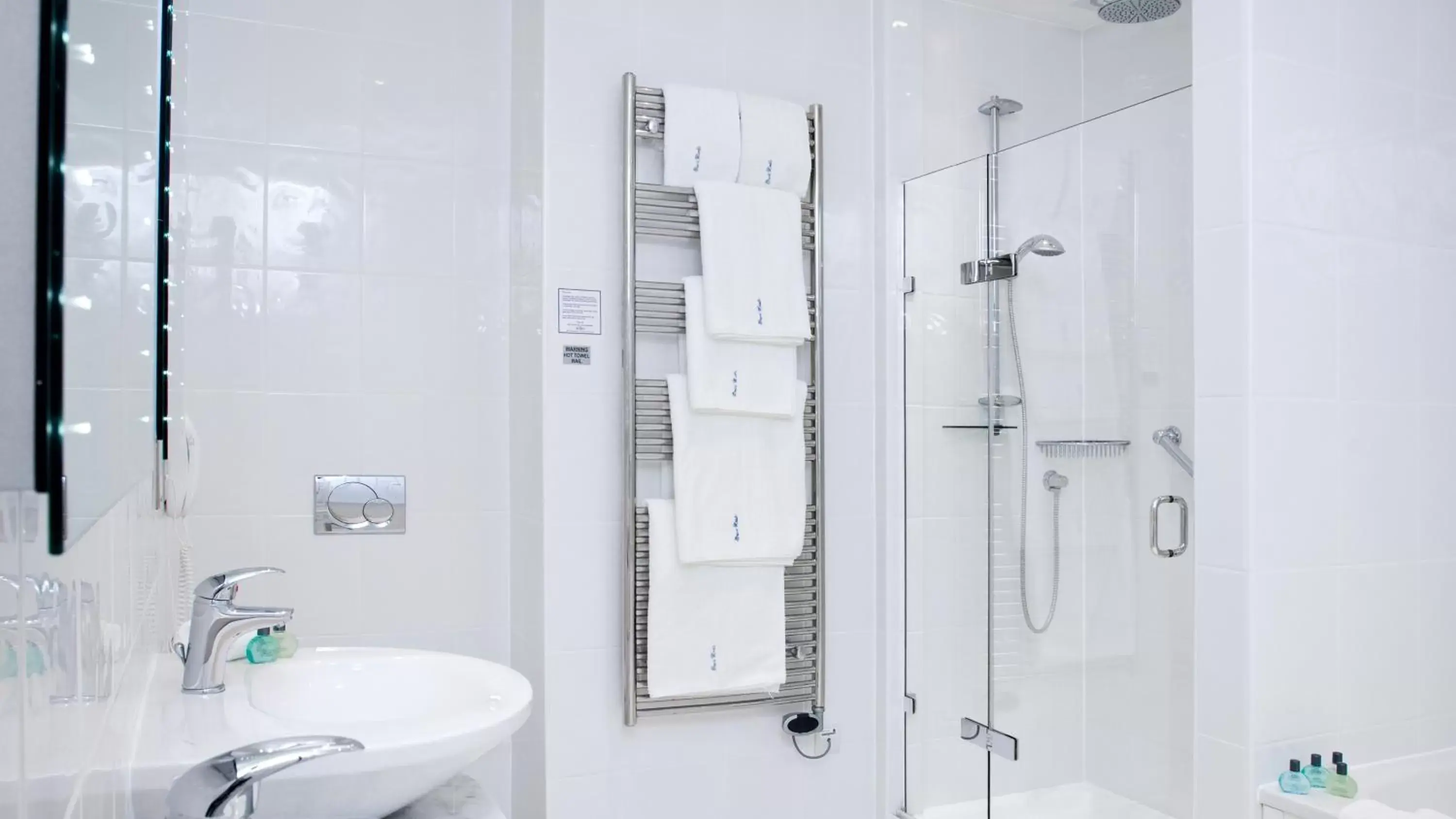 Shower, Bathroom in The Victoria Hotel