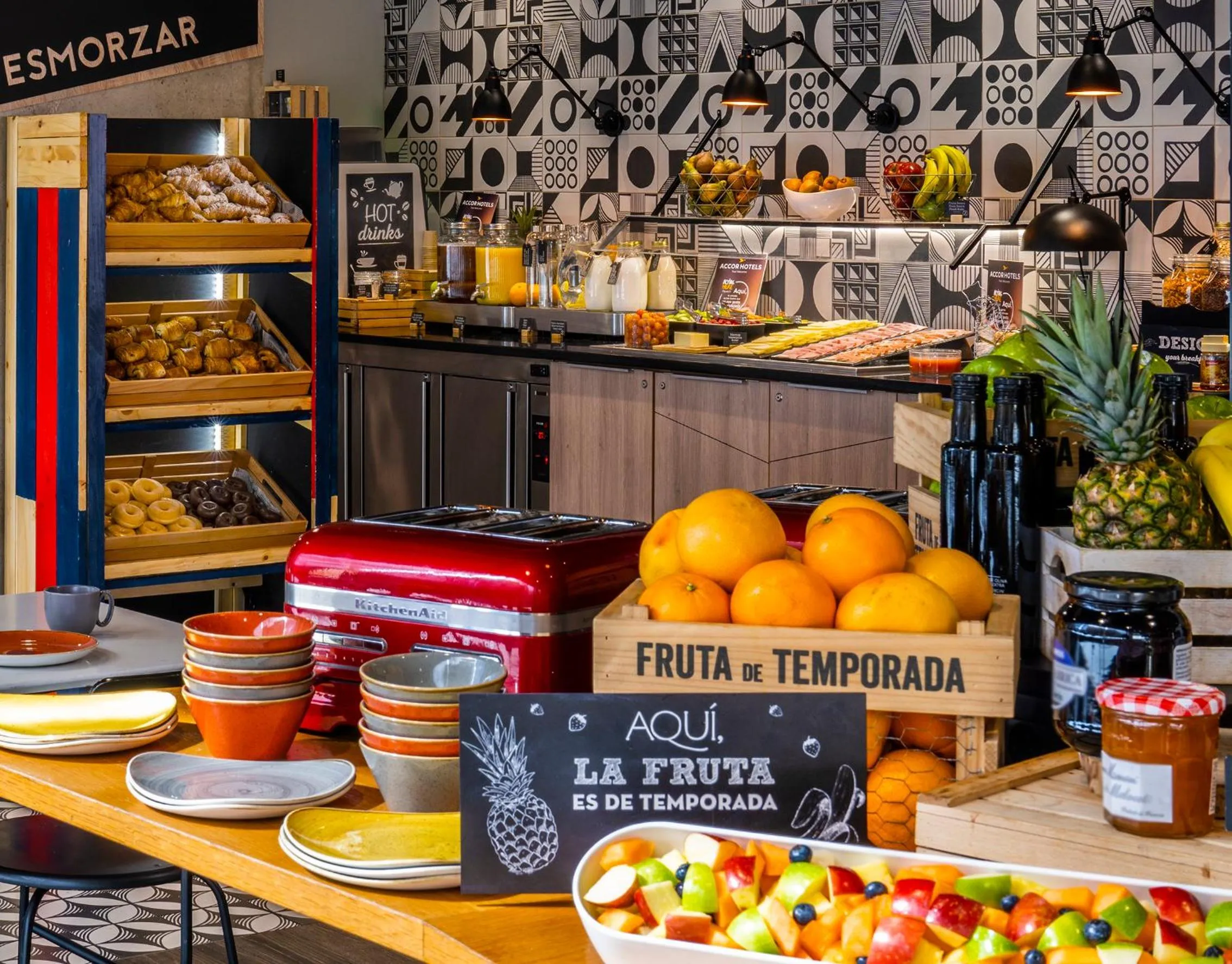 Food and drinks in ibis Styles Barcelona City Bogatell