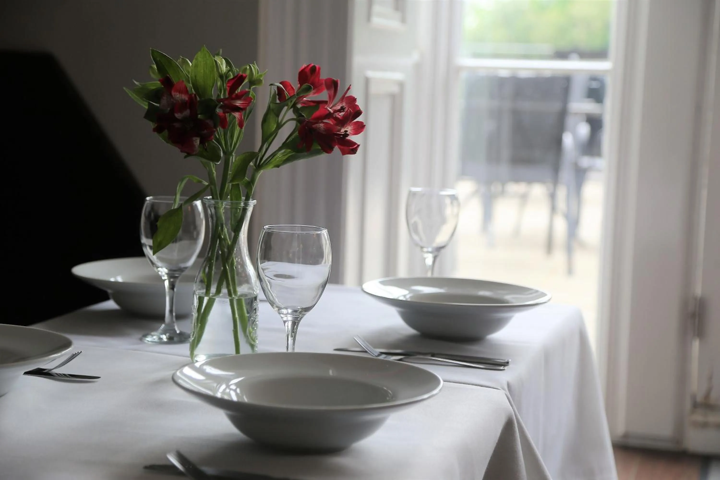 Restaurant/places to eat in Hotel Tia