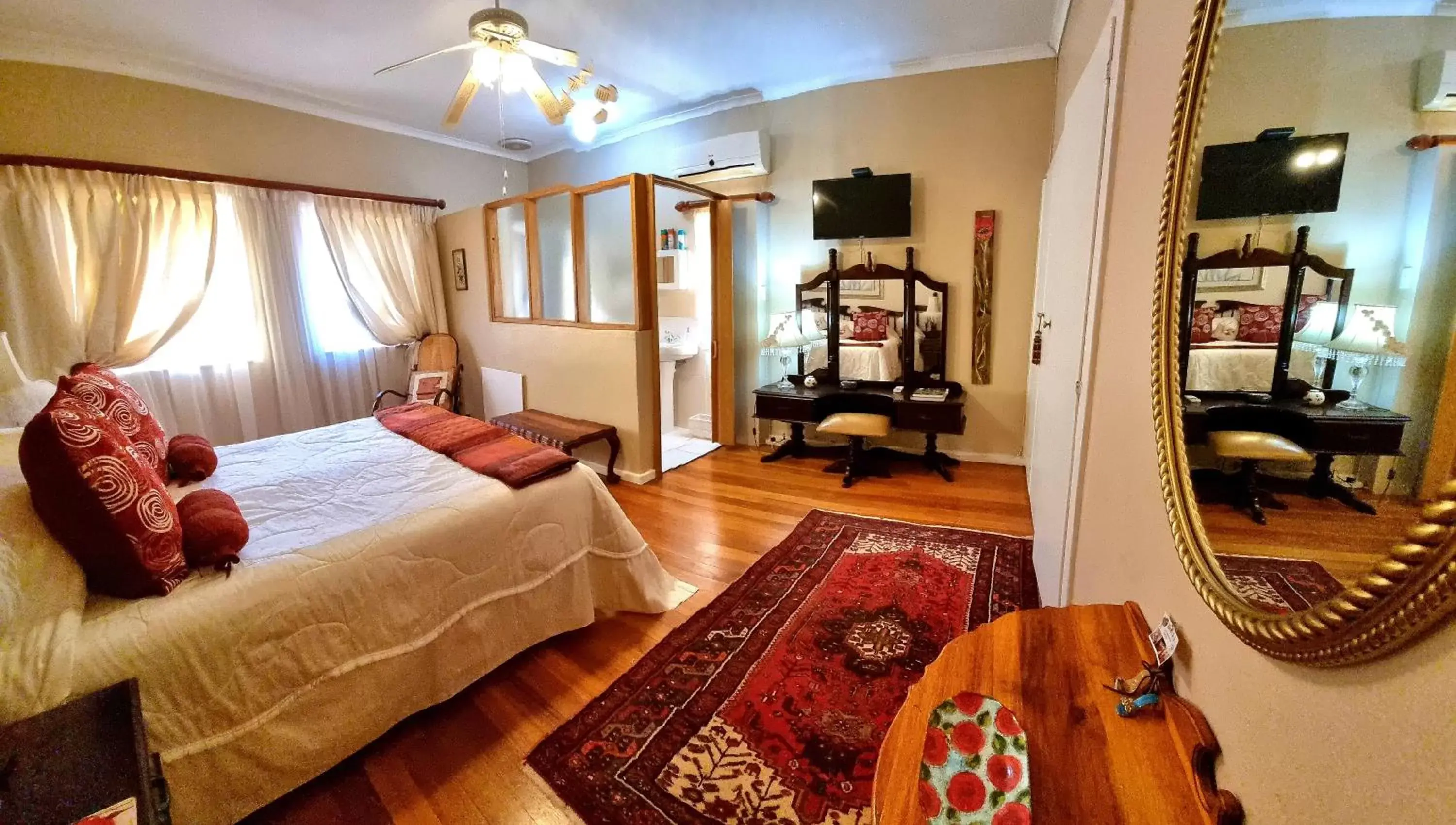 Queen Room - single occupancy in Beau & I Queen Room - single occupancy in Beau & I