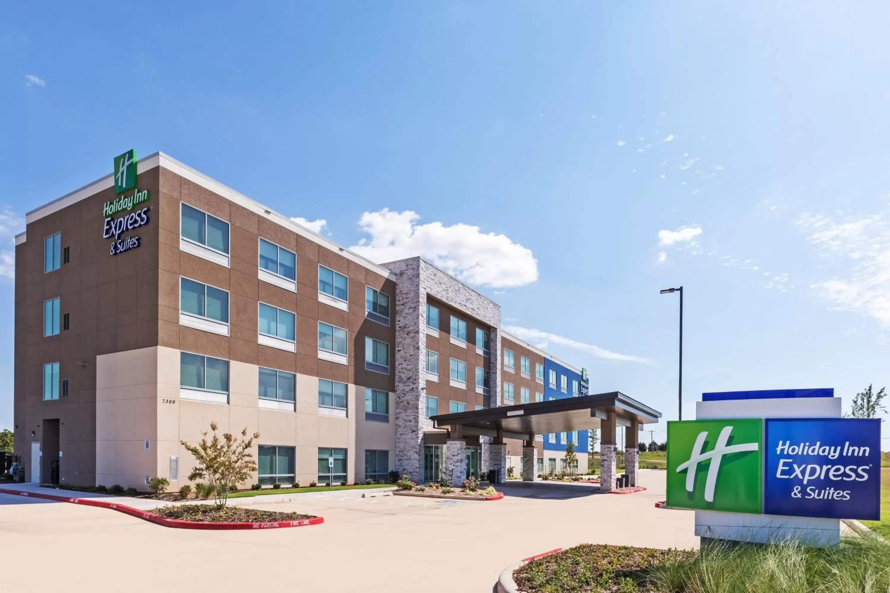 Property Building in Holiday Inn Express & Suites Purcell, an IHG Hotel