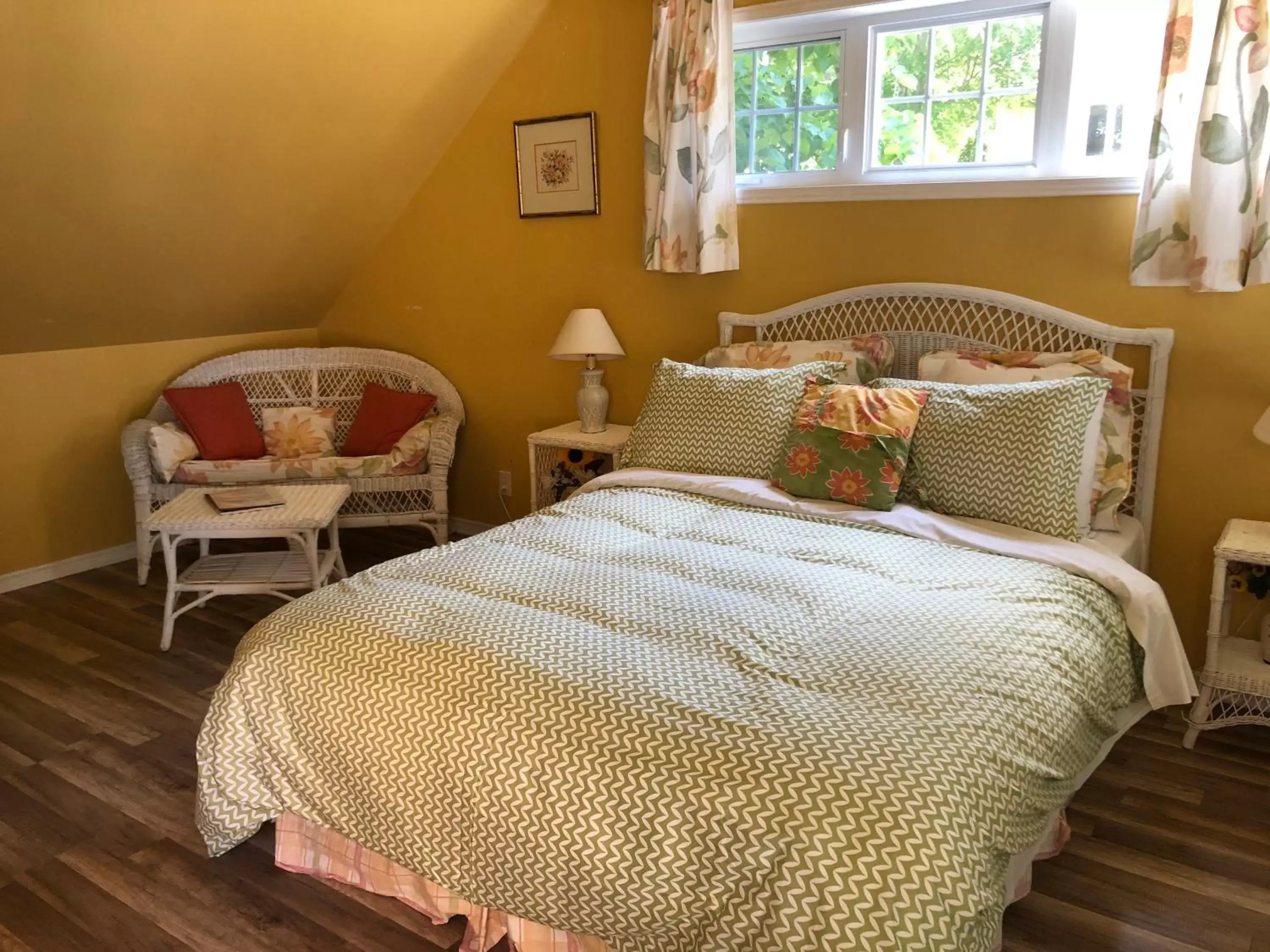 Bedroom, Bed in Auberge sur la Côte