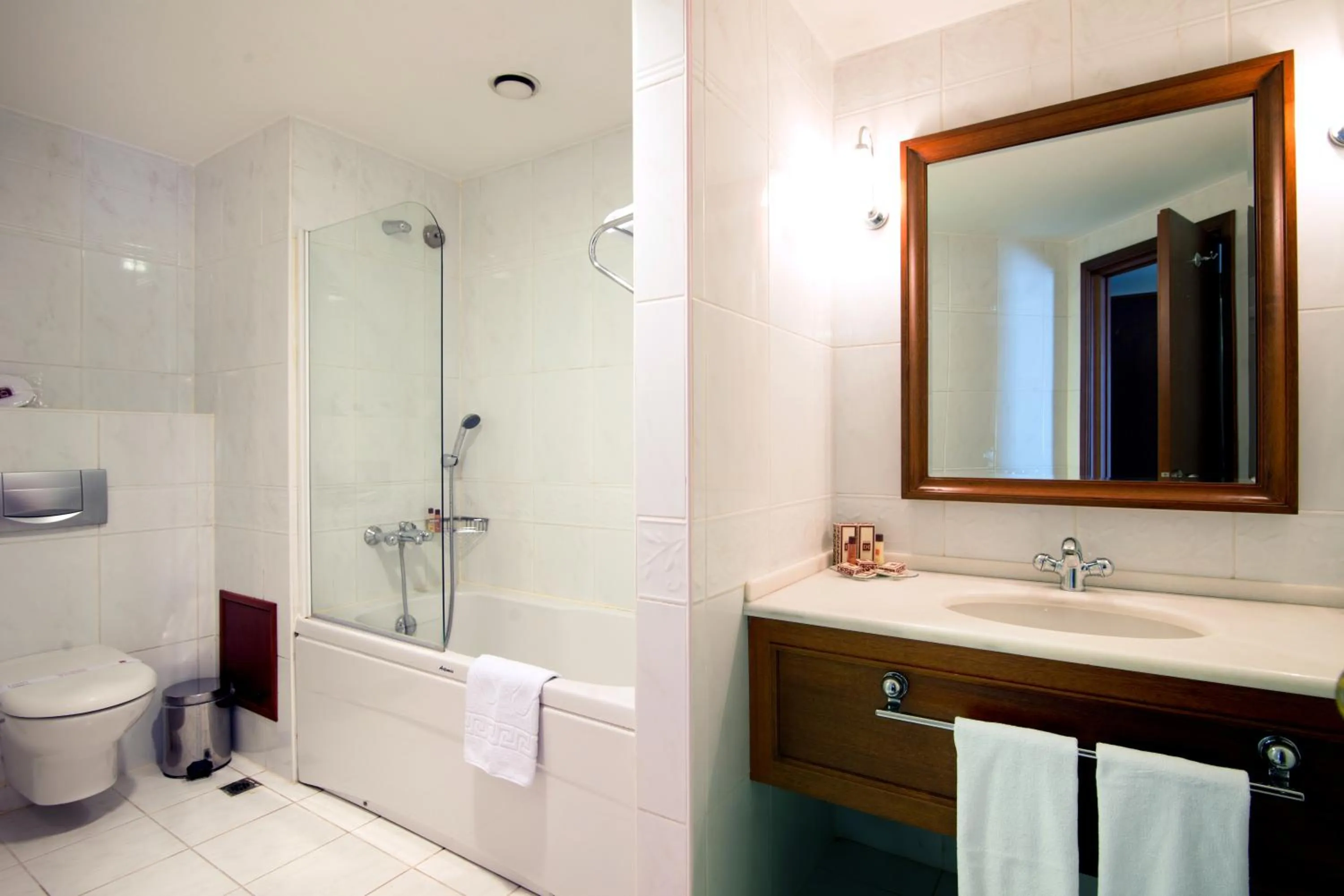 Bathroom in Dila Hotel