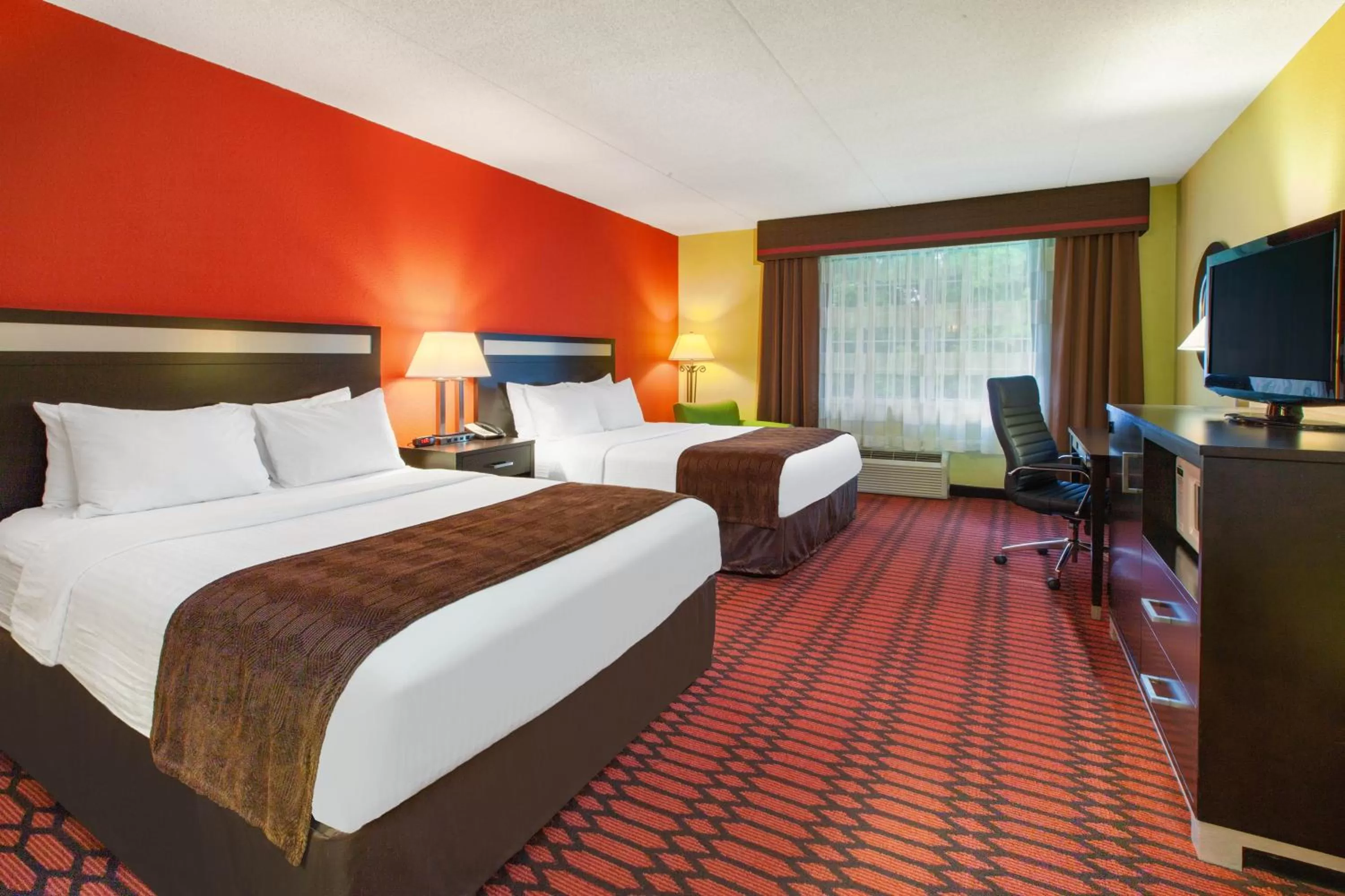 Photo of the whole room, Bed in Baymont by Wyndham Harrisburg