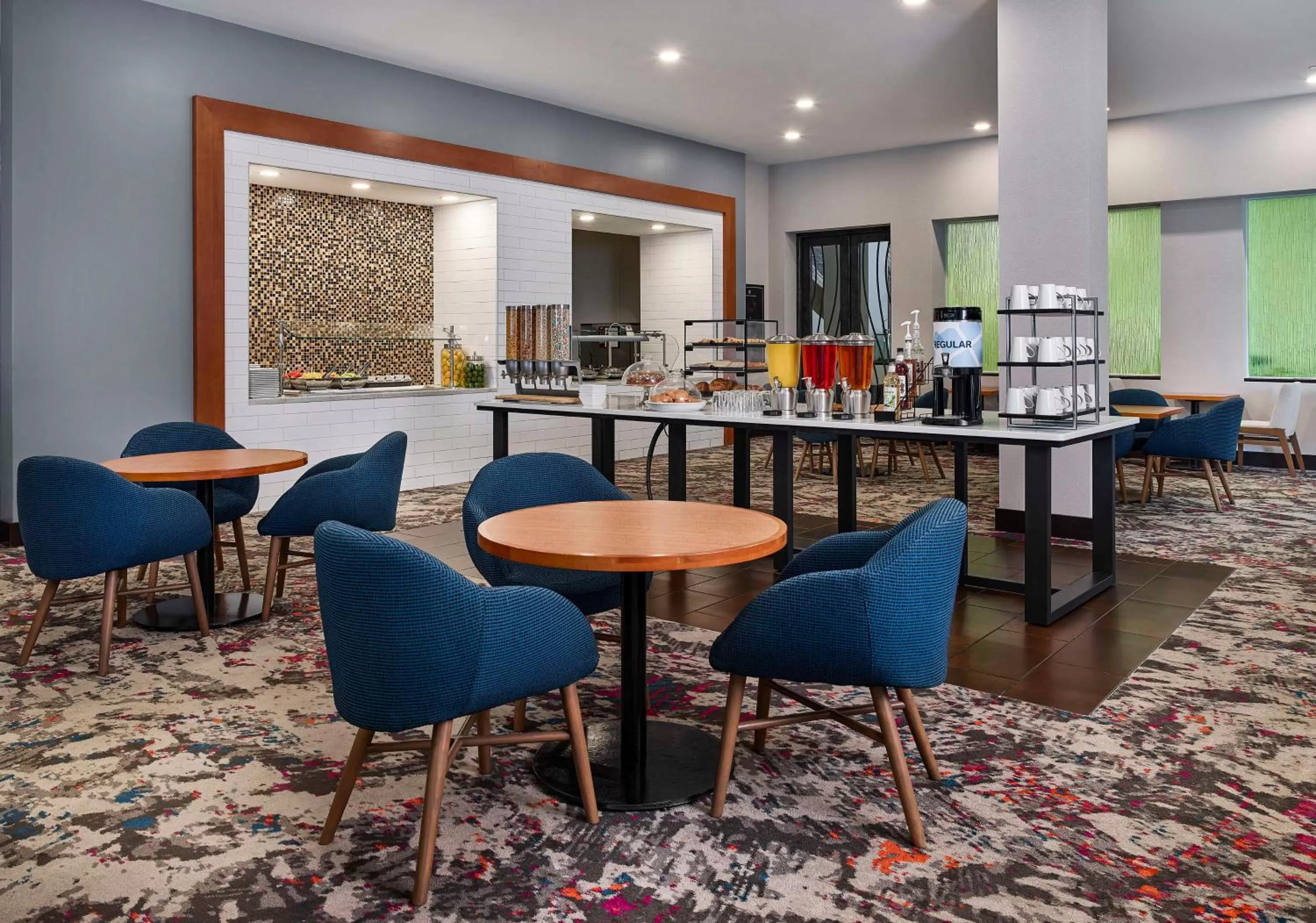 Restaurant/places to eat in Hilton Garden Inn Nashville Downtown Convention Center