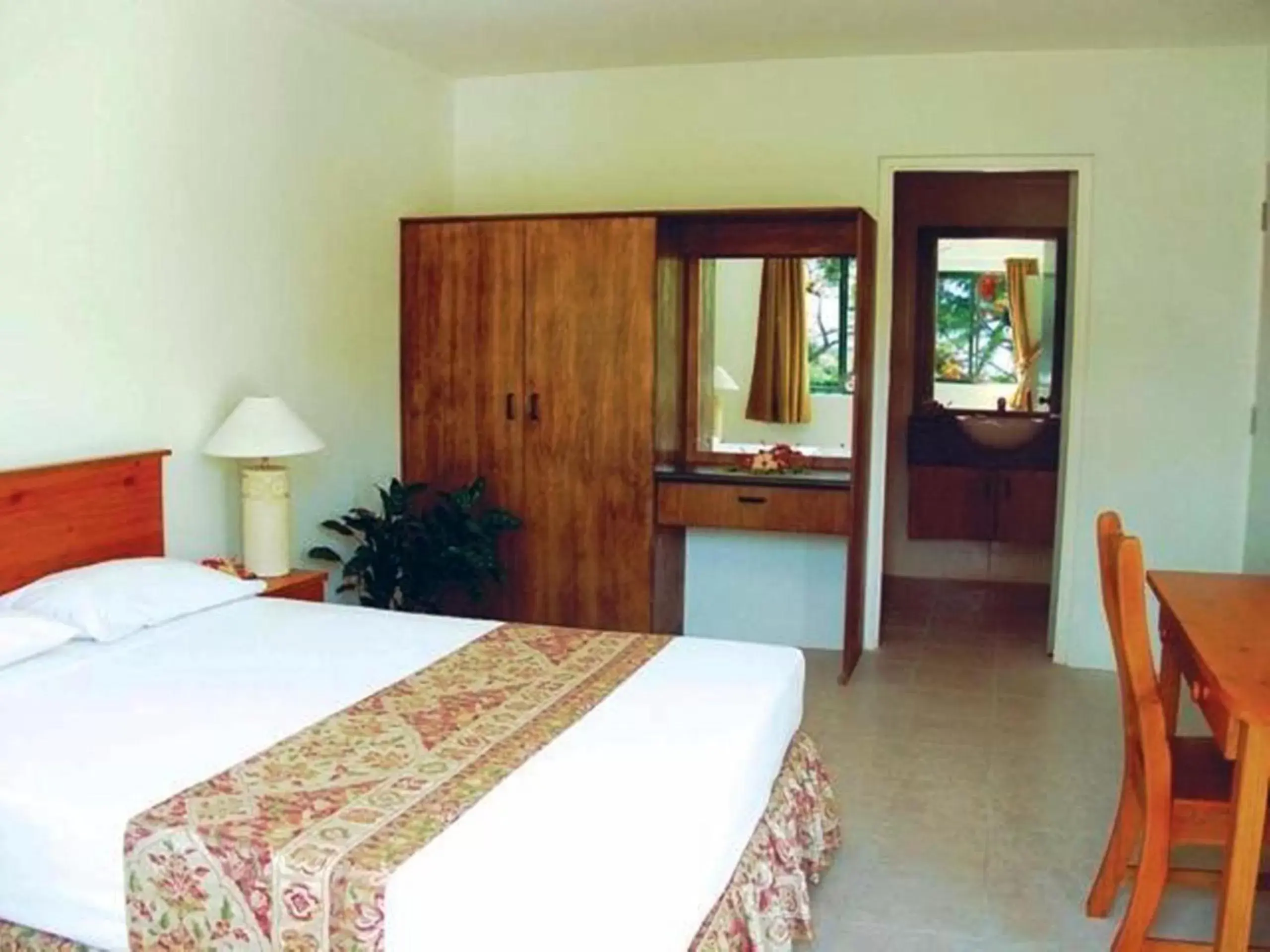 Photo of the whole room, Bed in Hexagon International Hotel, Villas & Spa