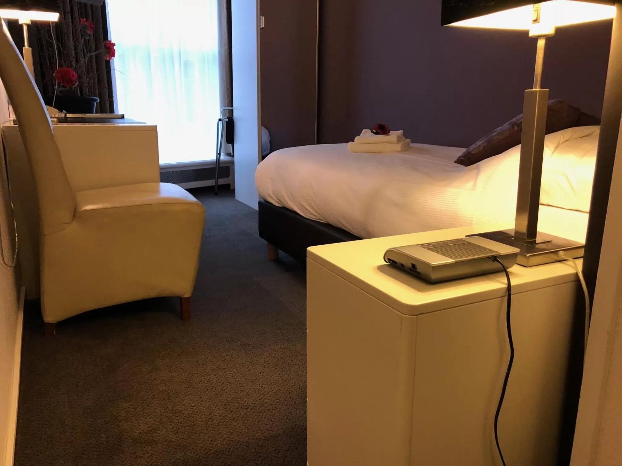 Photo of the whole room, Bed in Hotel de Keizerskroon Hoorn