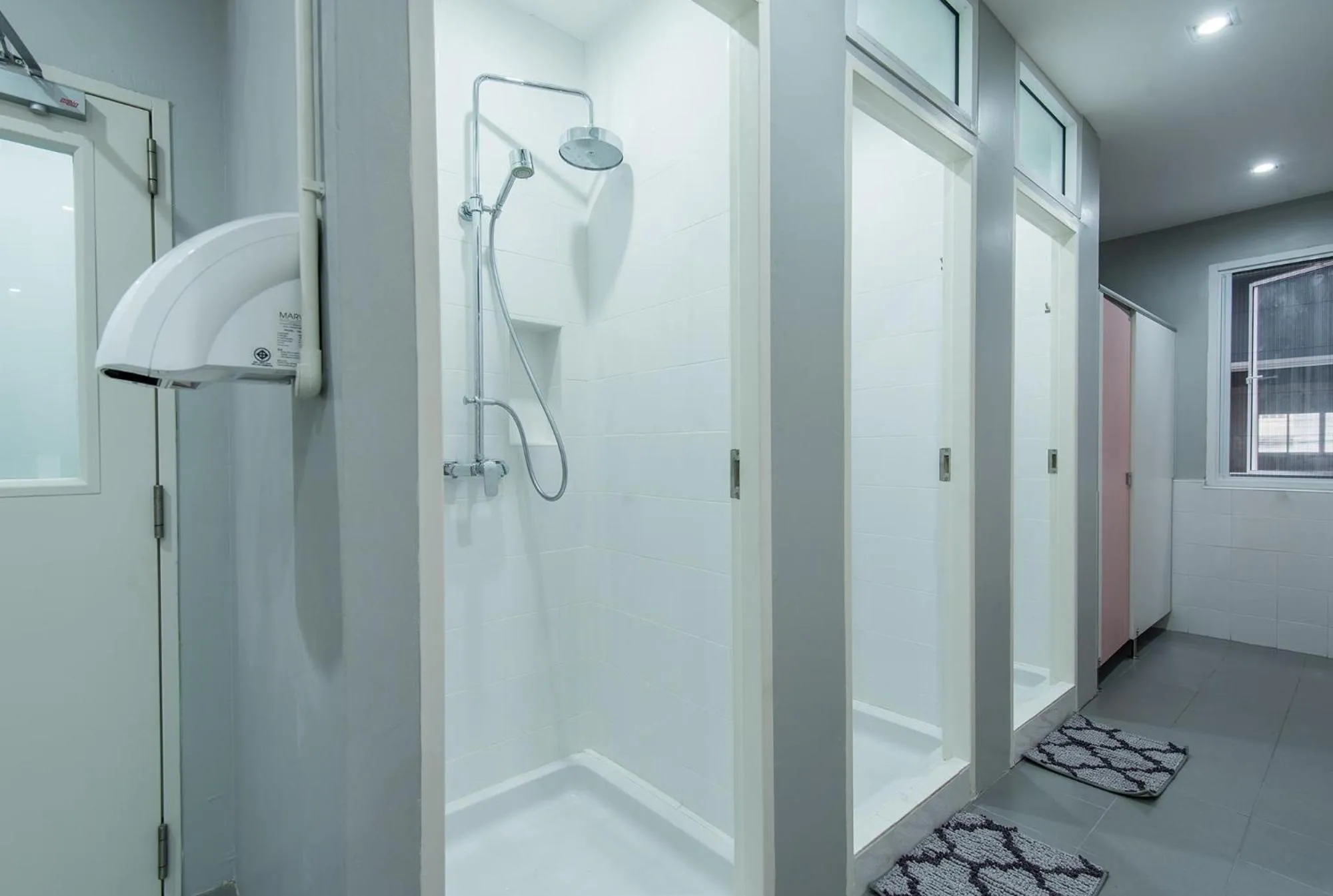 Shower in Siam Stadium Hostel