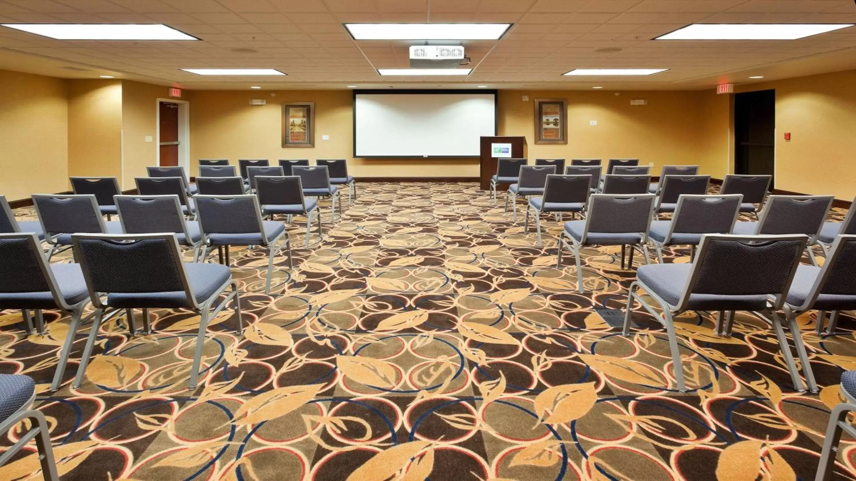 Meeting/conference room in Holiday Inn Express and Suites Great Falls, an IHG Hotel